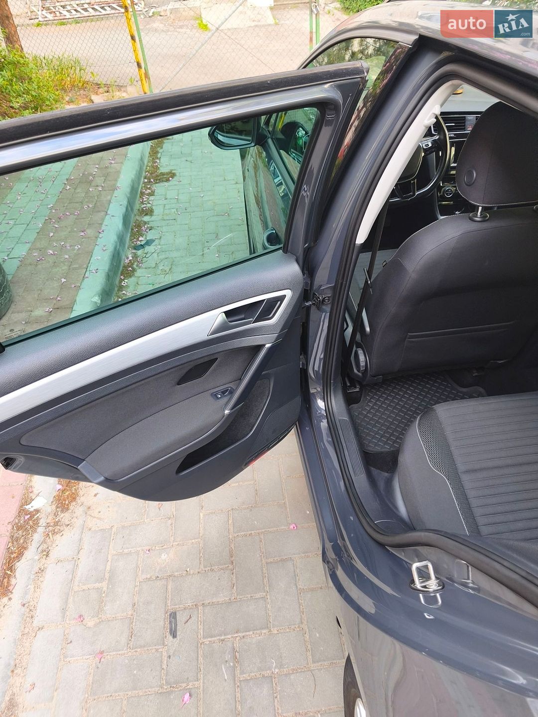 Volkswagen Golf 2014 VIN WVWZZZAUZEP598132 фото оголошення 13 з 31