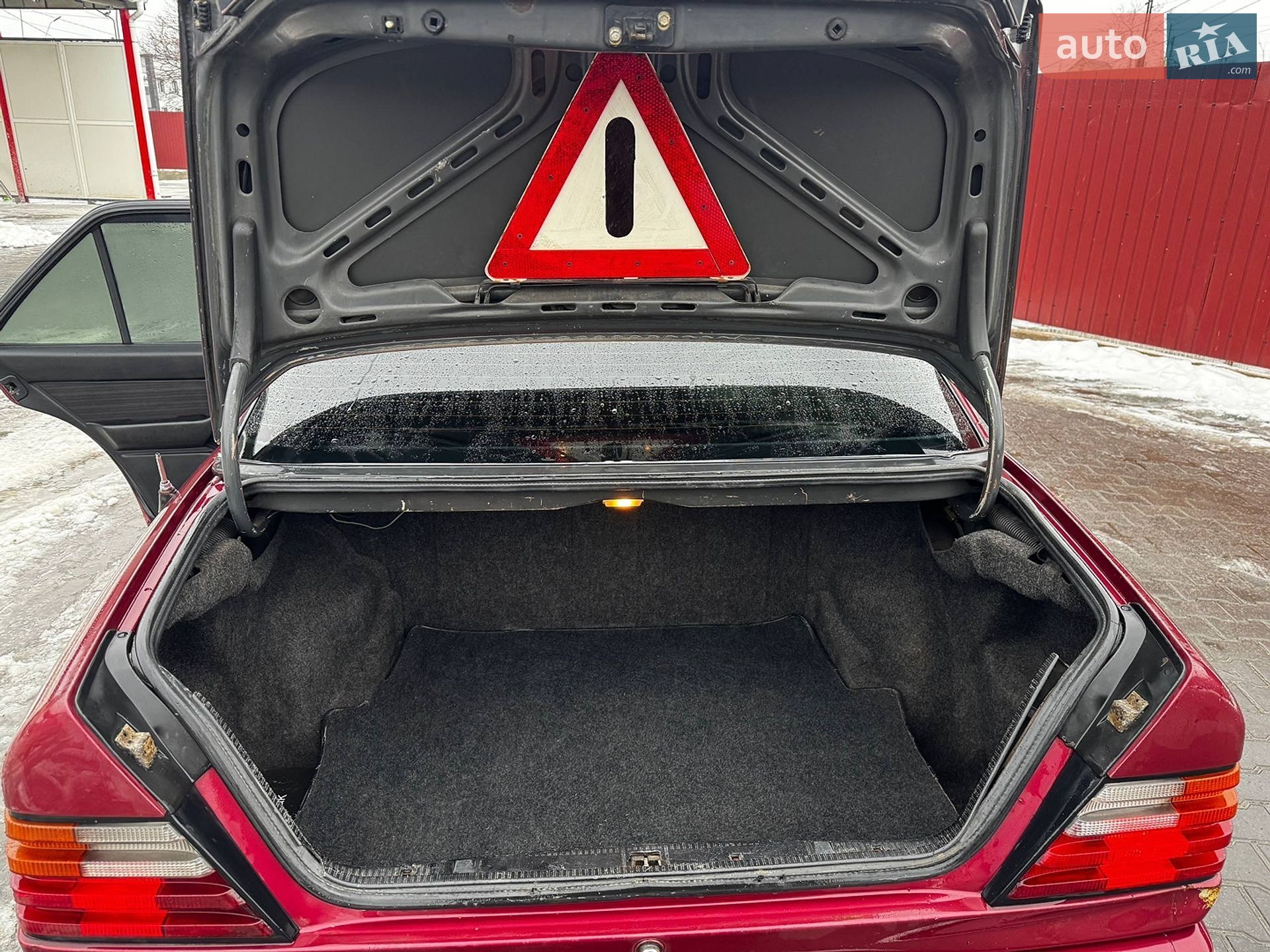 Mercedes-Benz E-Class 1989 VIN WDB1240261B037381 фото оголошення 20 з 26