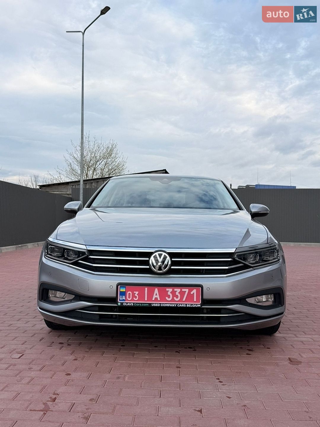Volkswagen Passat 2019 VIN WVWZZZ3CZLE004390 фото оголошення 13 з 35