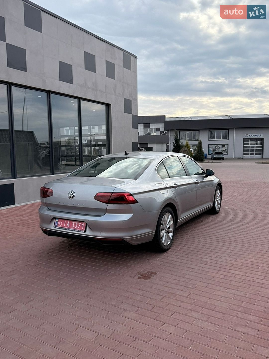 Volkswagen Passat 2019 VIN WVWZZZ3CZLE004390 фото оголошення 11 з 35