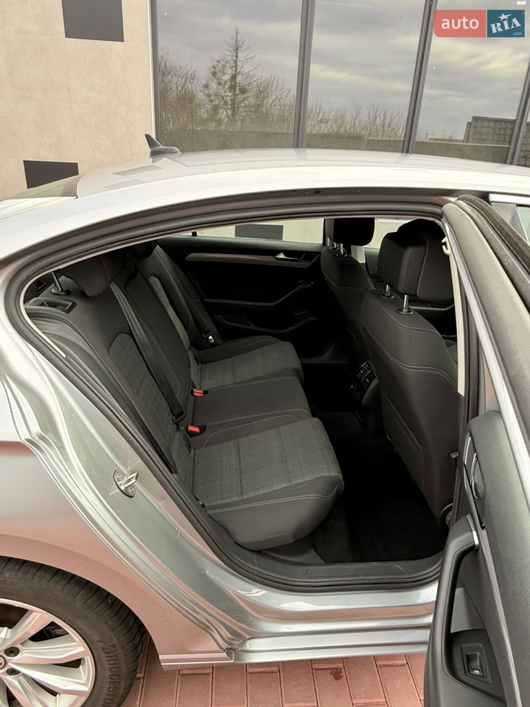 Volkswagen Passat 2019 VIN WVWZZZ3CZLE004390 фото оголошення 22 з 35