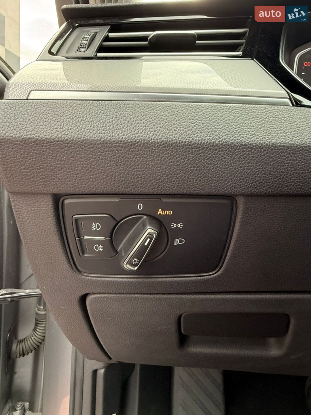 Volkswagen Passat 2019 VIN WVWZZZ3CZLE004390 фото оголошення 29 з 35