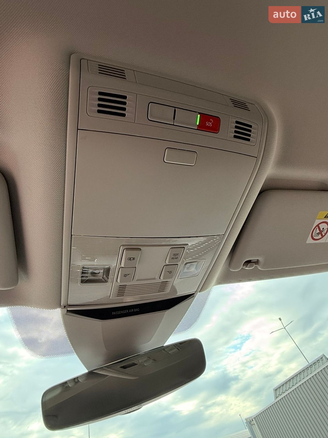 Volkswagen Passat 2019 VIN WVWZZZ3CZLE004390 фото оголошення 31 з 35