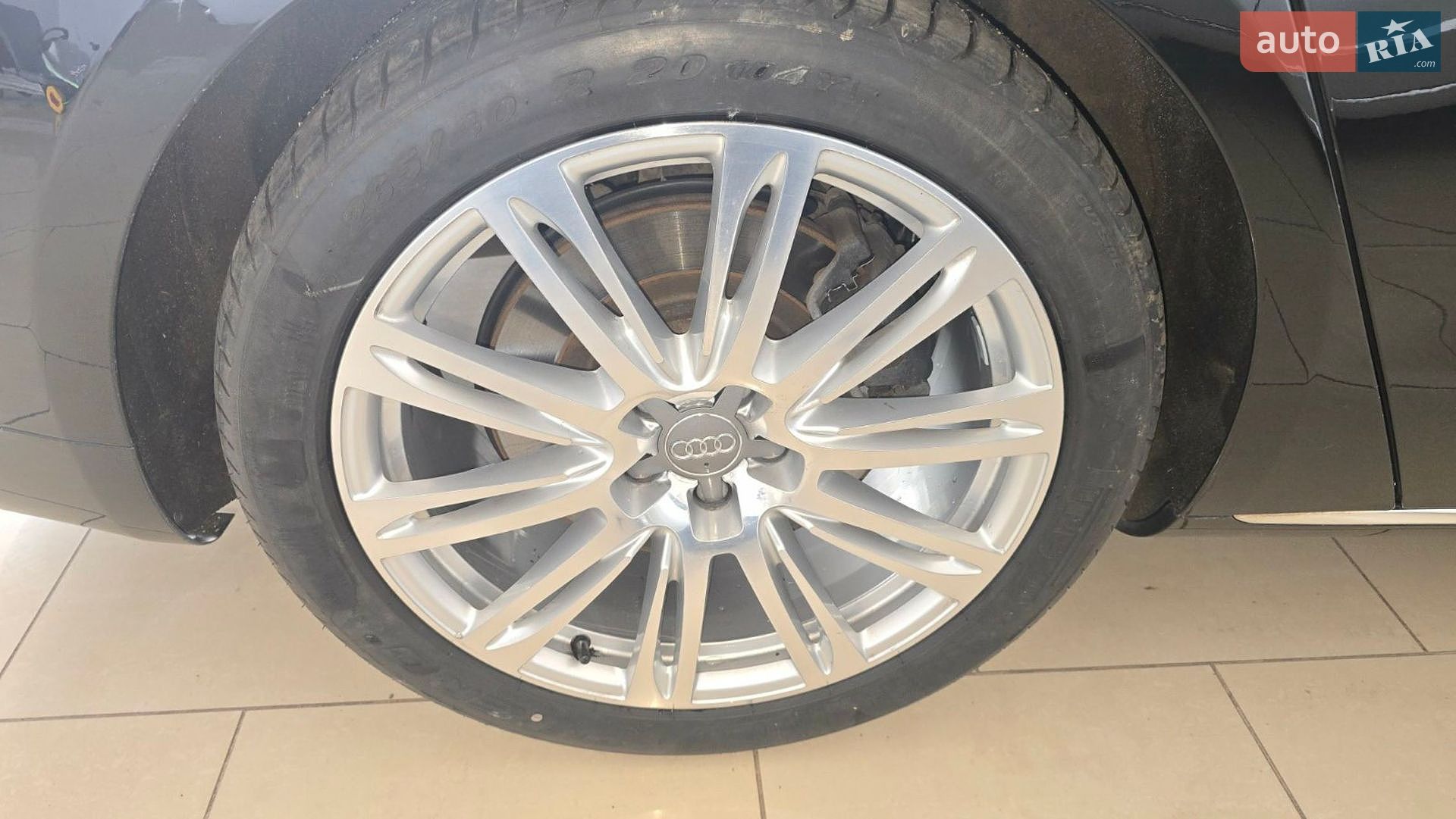 Audi A8 2015 VIN WAUJGAFDXFN039154 фото оголошення 89 з 94