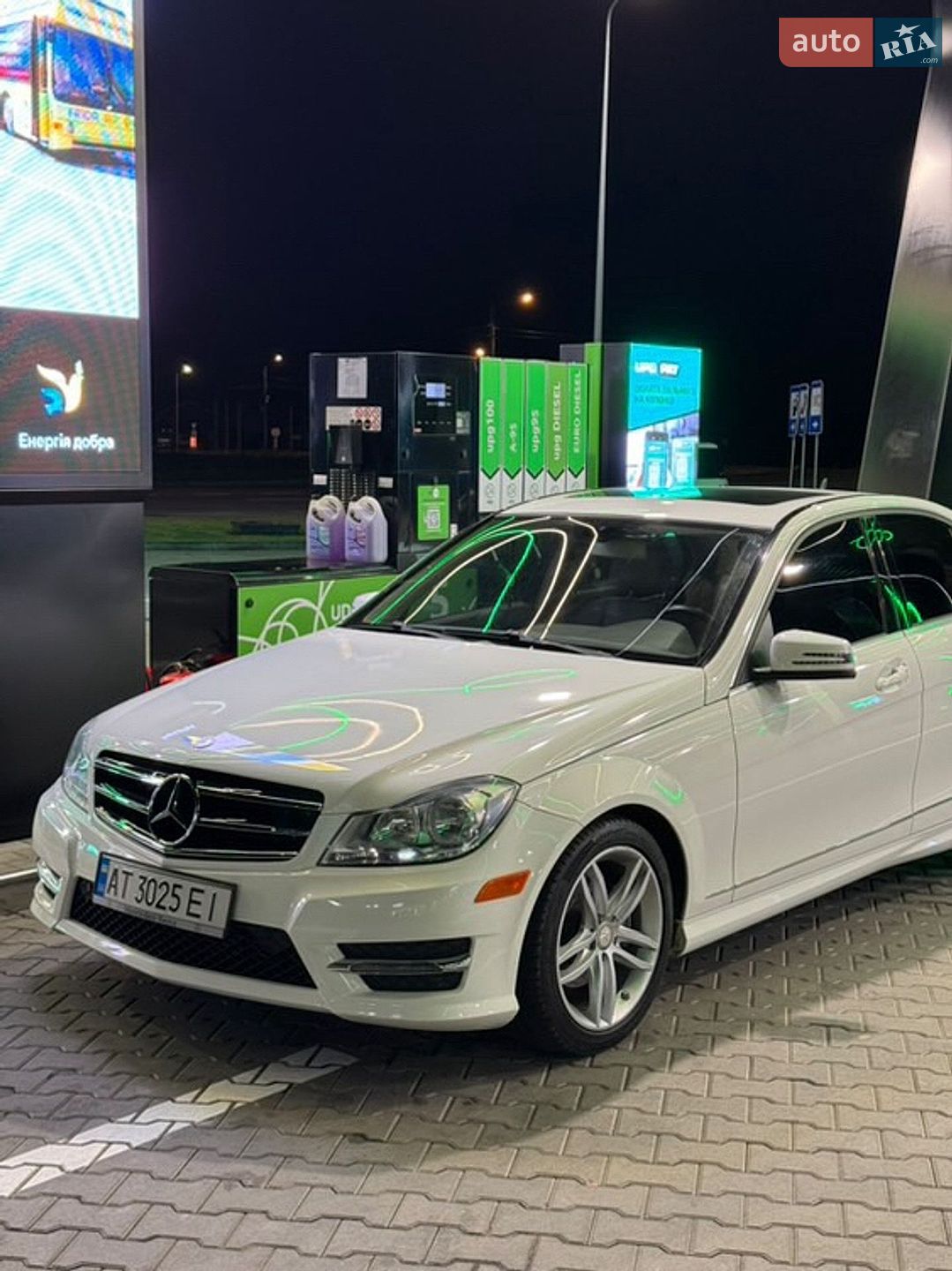 Mercedes-Benz C-Class 2012 VIN WDDGF4HBXDA828153 фото оголошення 4 з 7