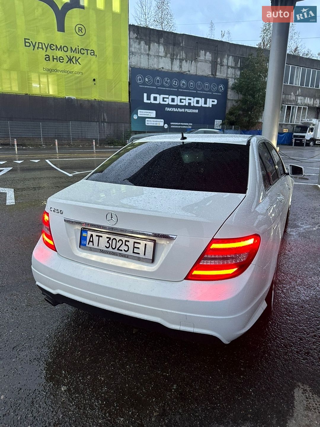Mercedes-Benz C-Class 2012 VIN WDDGF4HBXDA828153 фото оголошення 7 з 7