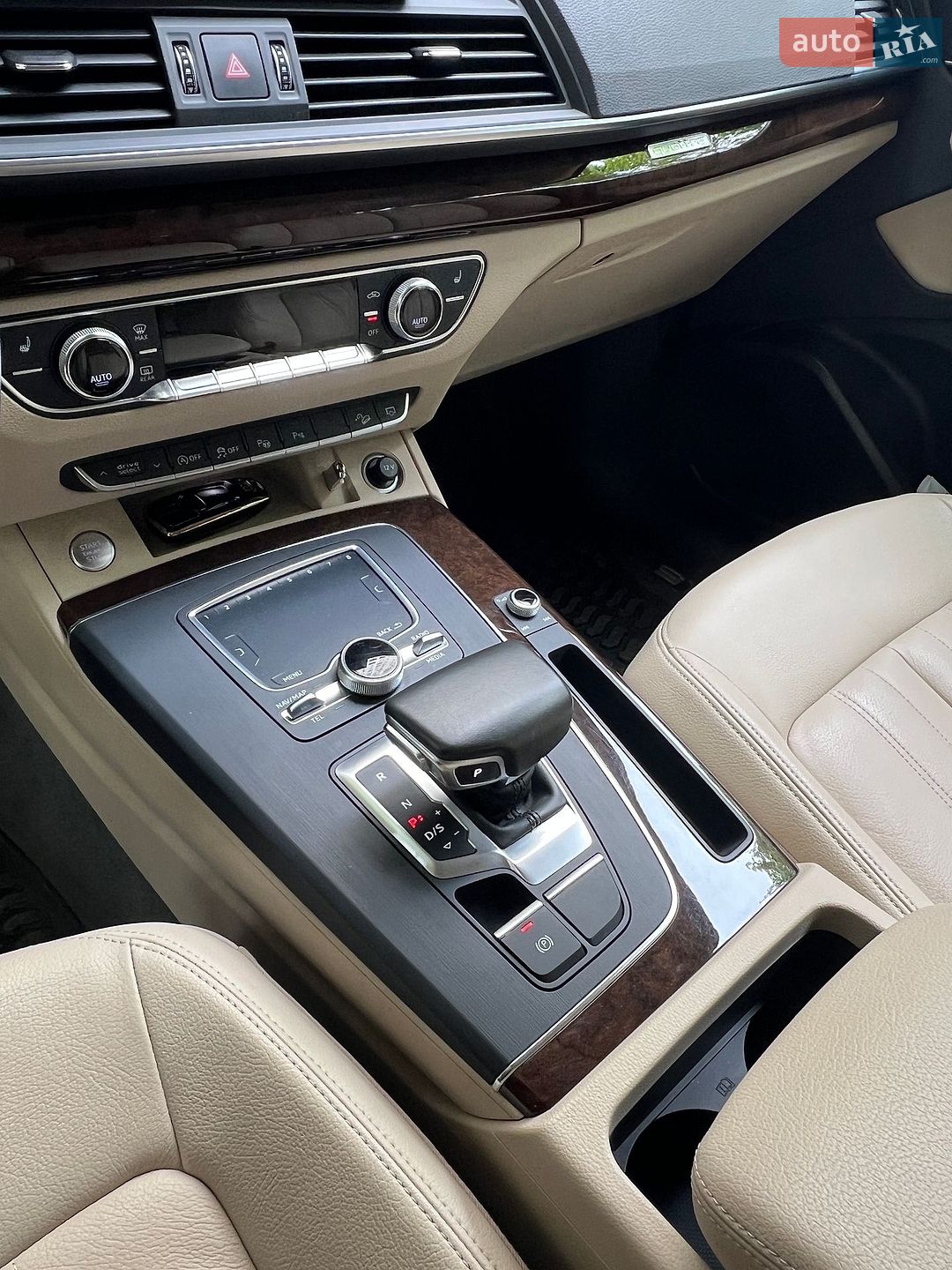 Audi Q5 2018 VIN WAUZZZFYXJ2225222 фото оголошення 24 з 65