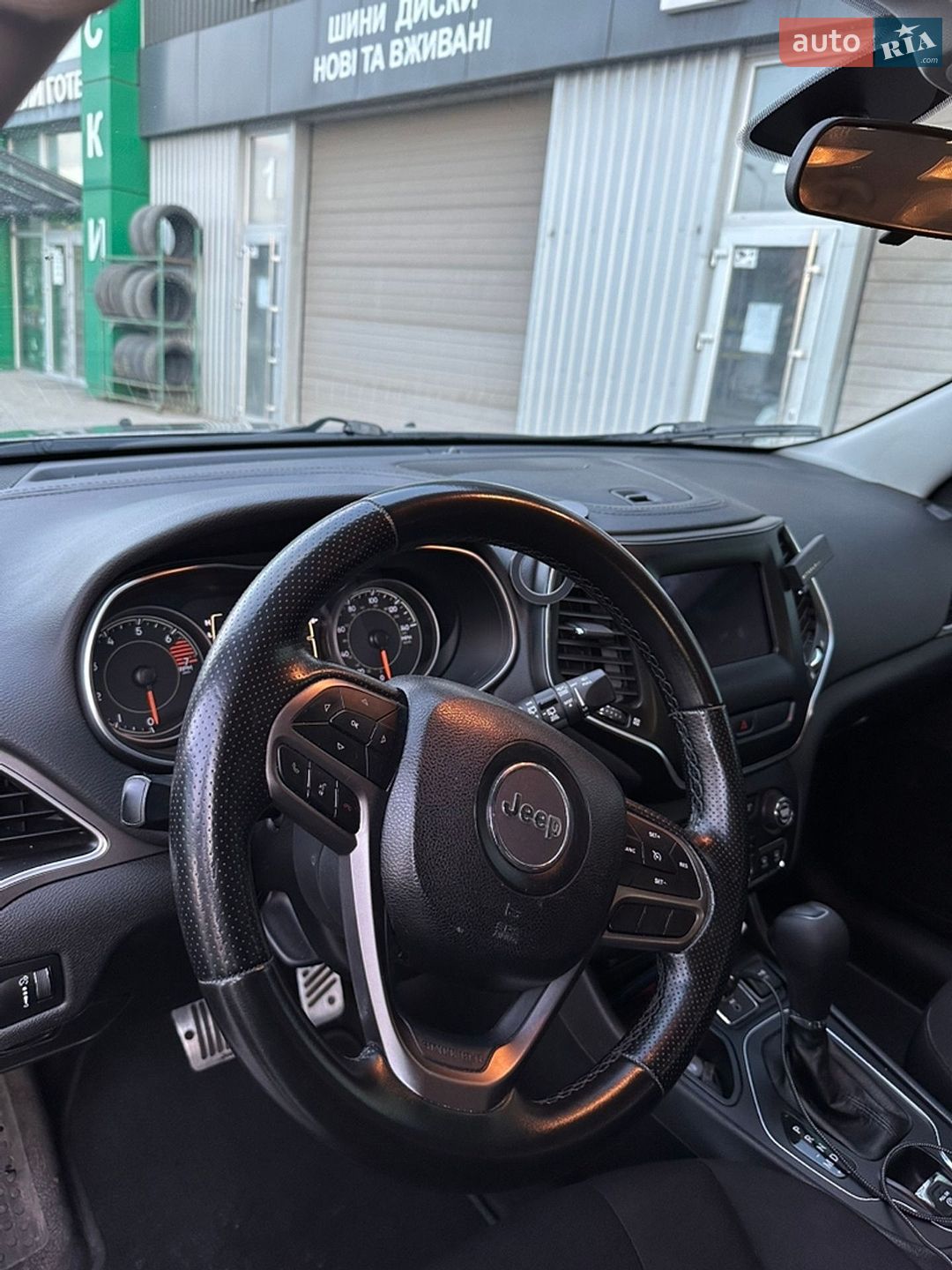 Jeep Cherokee 2019 VIN 1C4PJLCB5KD485371 фото оголошення 7 з 9