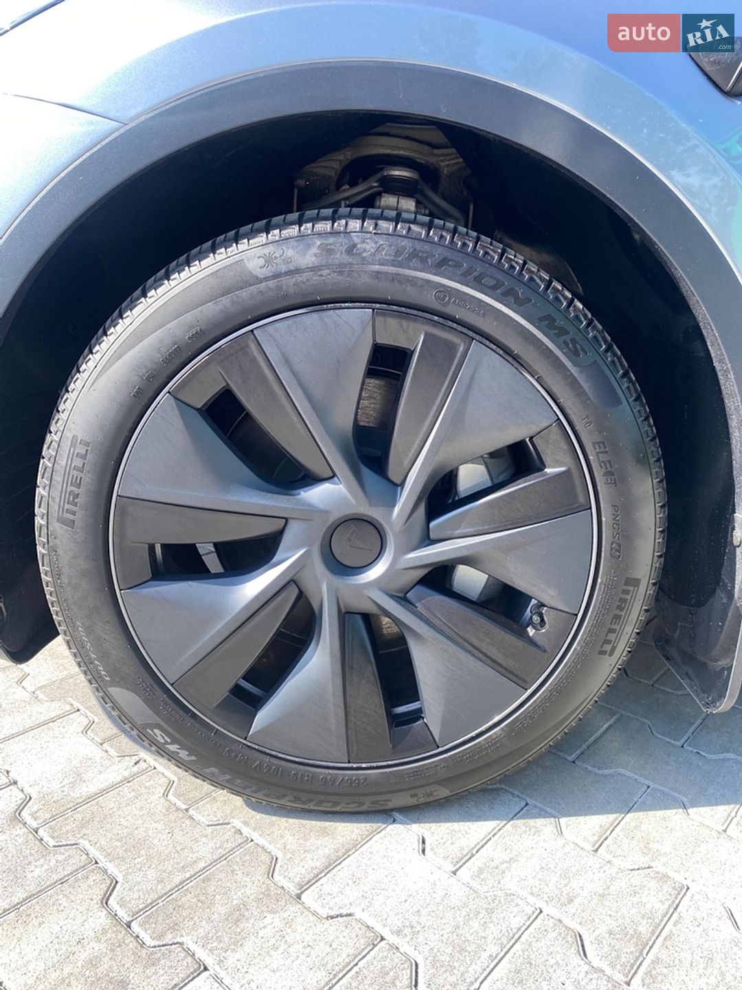 Tesla Model Y 2024 VIN 7SAYGDEE9SA347826 фото оголошення 3 з 31