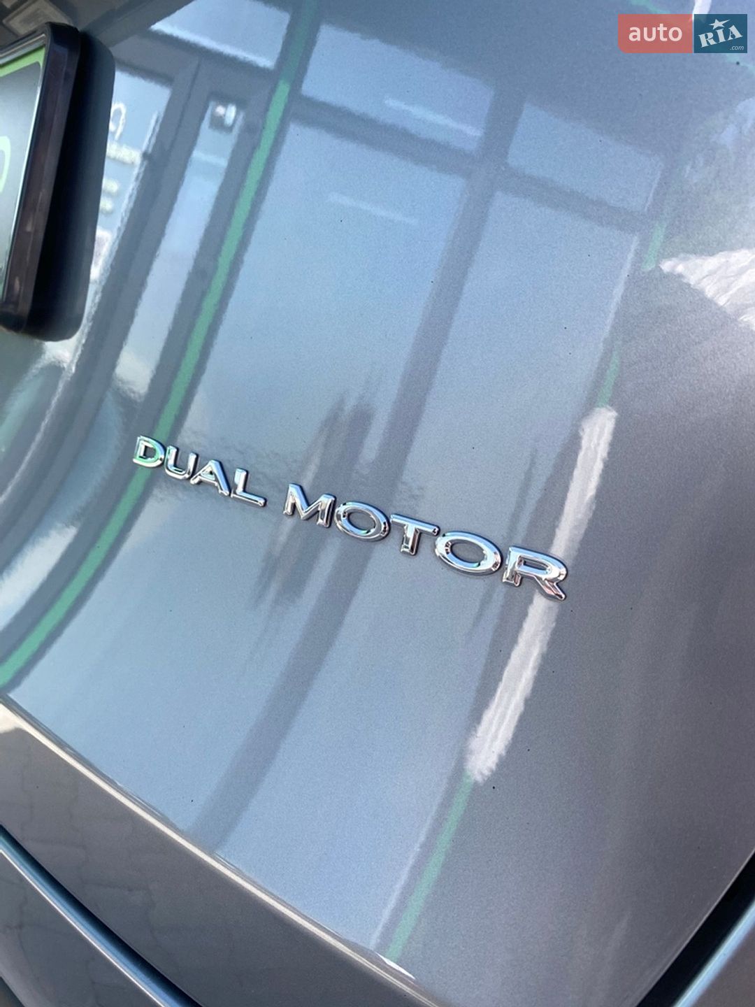 Tesla Model Y 2024 VIN 7SAYGDEE9SA347826 фото оголошення 5 з 31