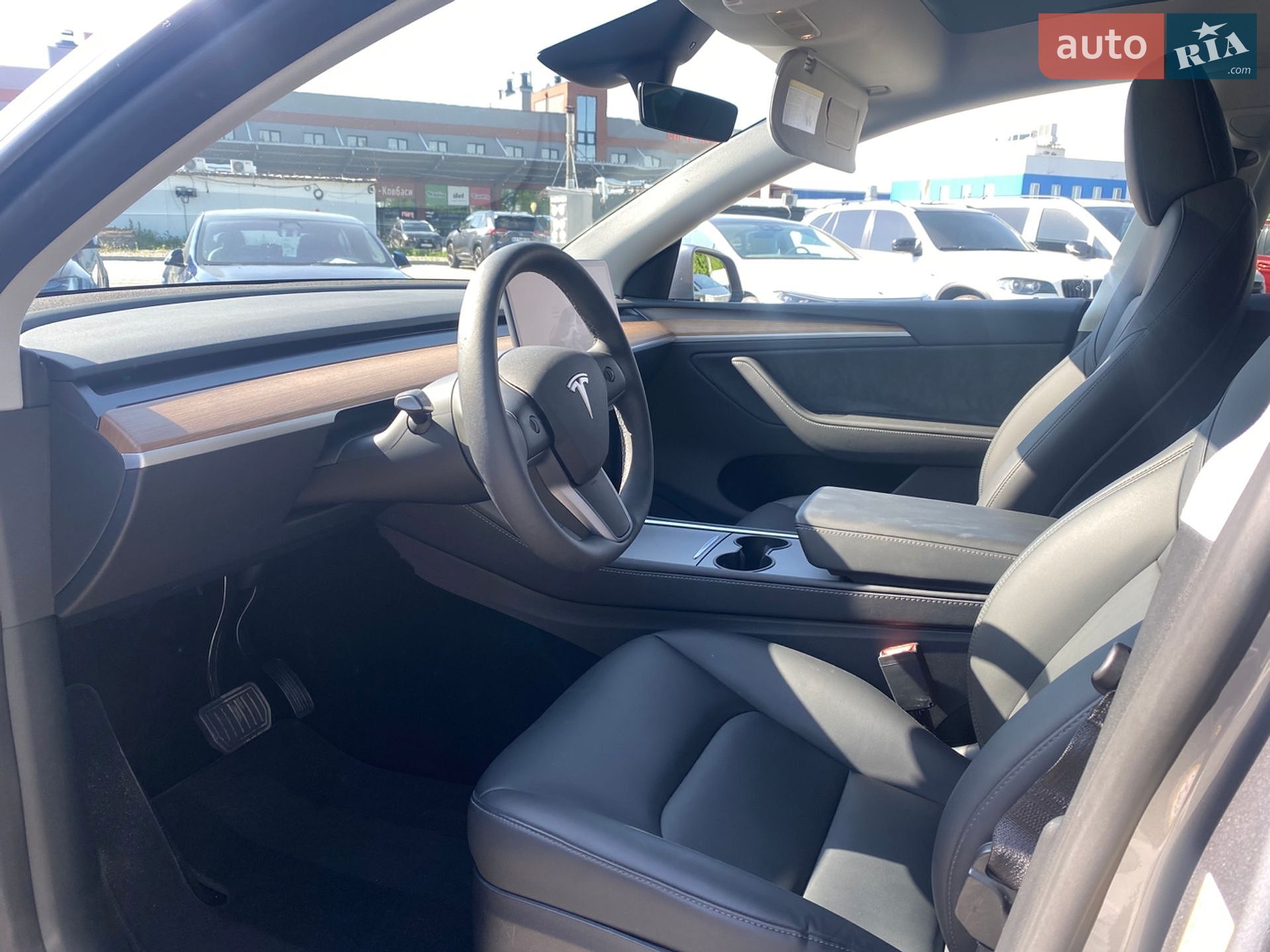 Tesla Model Y 2024 VIN 7SAYGDEE9SA347826 фото оголошення 7 з 31
