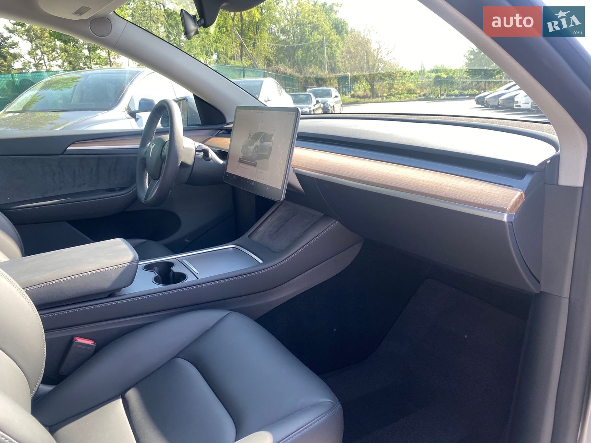 Tesla Model Y 2024 VIN 7SAYGDEE9SA347826 фото оголошення 11 з 31