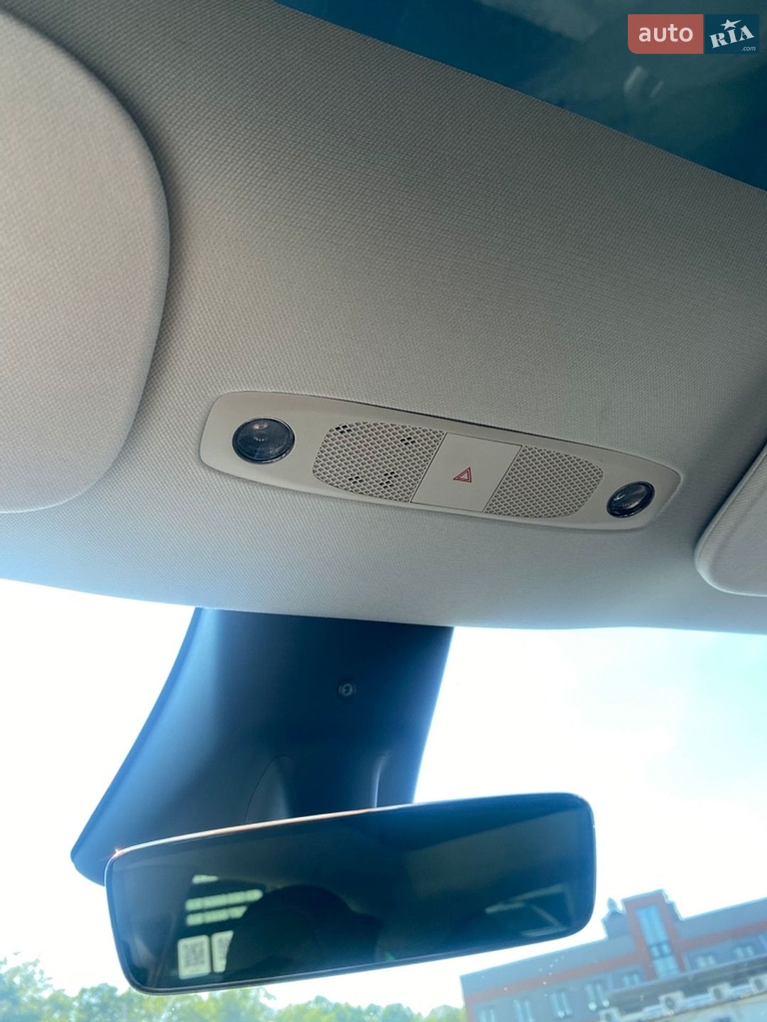 Tesla Model Y 2024 VIN 7SAYGDEE9SA347826 фото оголошення 21 з 31