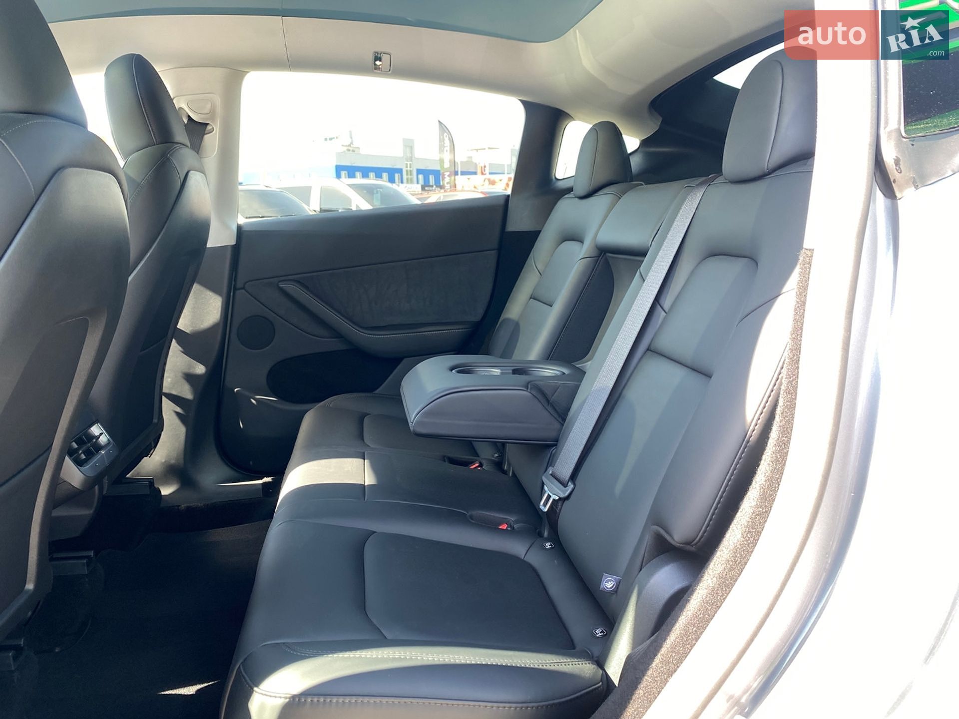 Tesla Model Y 2024 VIN 7SAYGDEE9SA347826 фото оголошення 23 з 31