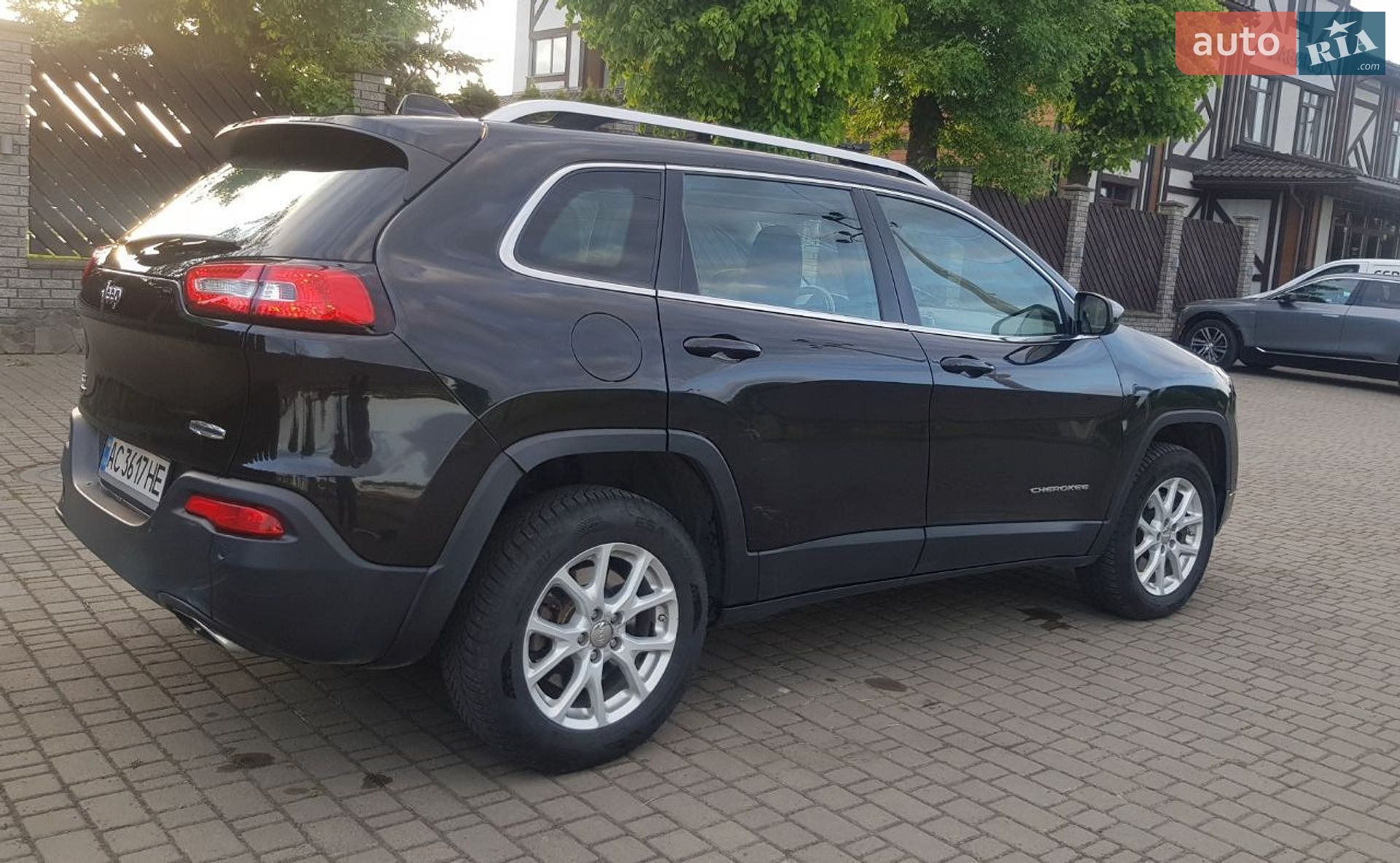 Jeep Cherokee 2015 VIN 1C4PJMCYXFW763508 фото оголошення 4 з 16