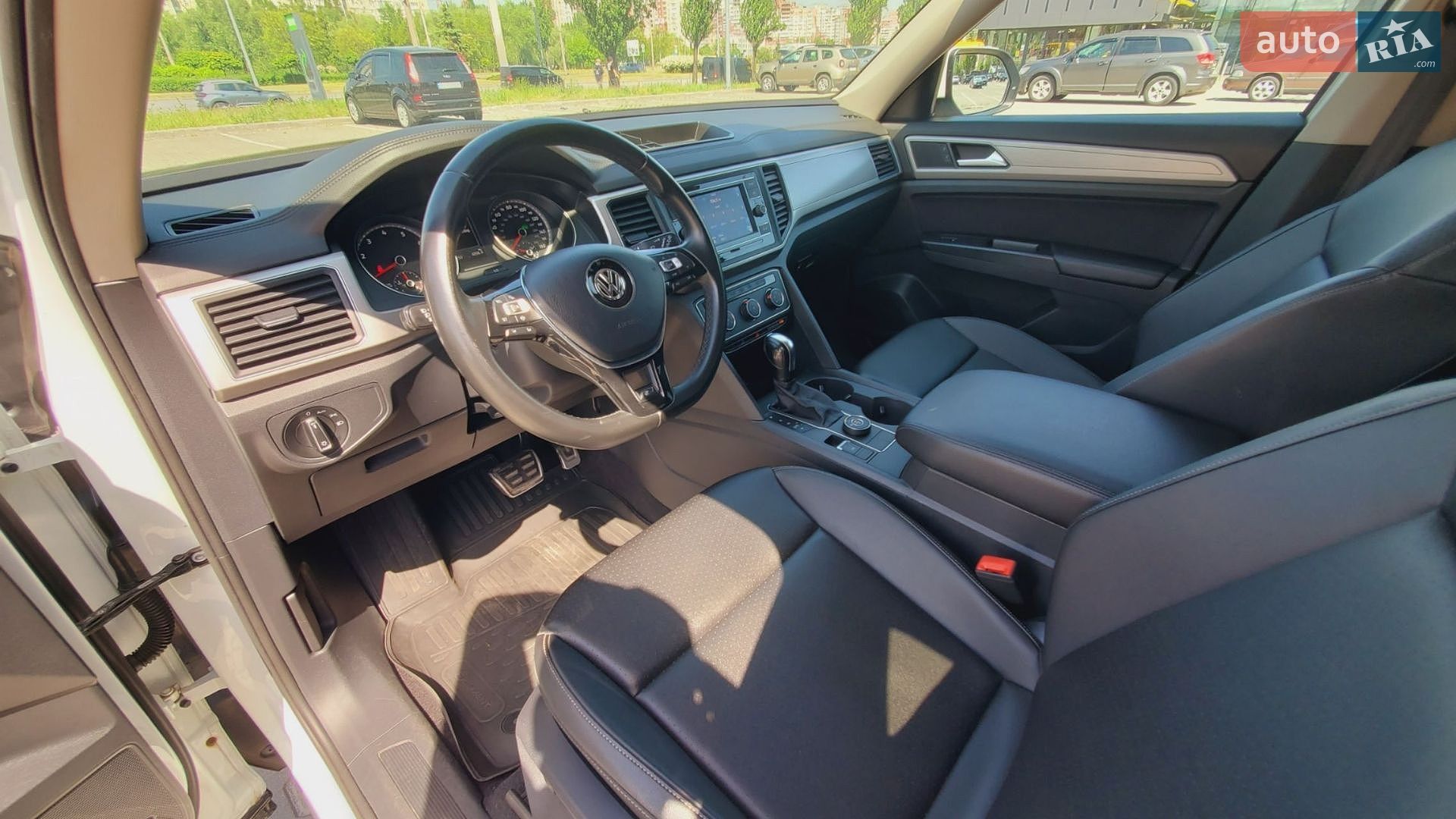 Volkswagen Atlas 2019 VIN 1V2GR2CAXKC581723 фото оголошення 17 з 29