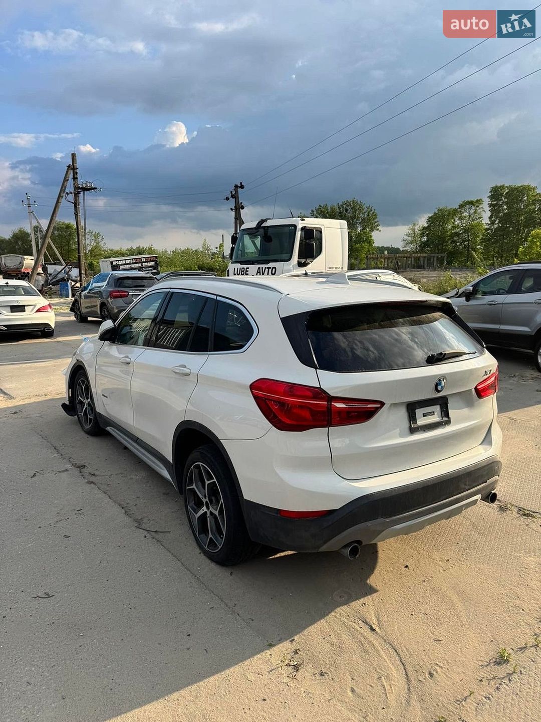 BMW X1 2017 VIN WBXHT3C37H5F81471 фото оголошення 15 з 17