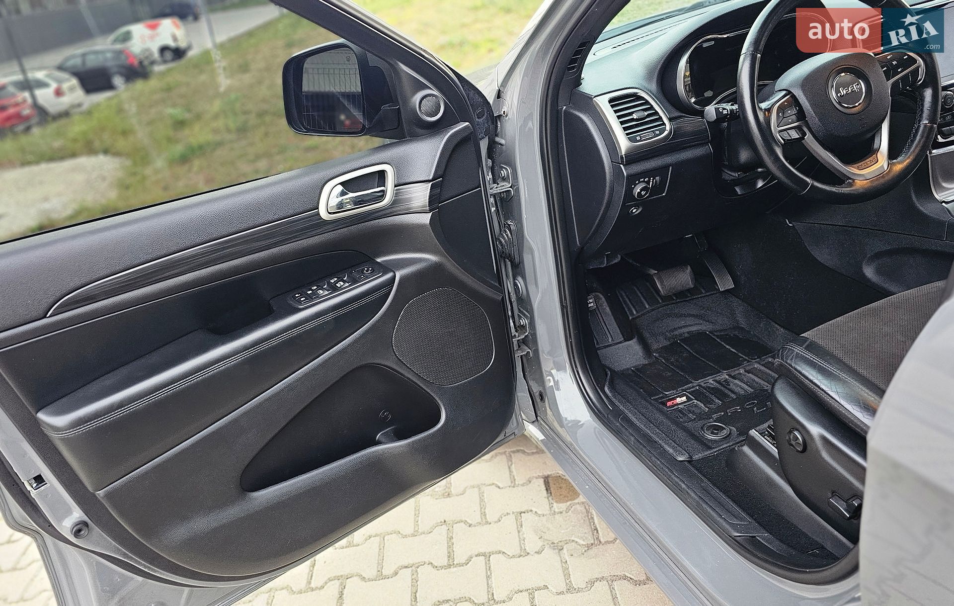 Jeep Grand Cherokee 2020 VIN 1C4RJFAG2LC299528 фото оголошення 12 з 21