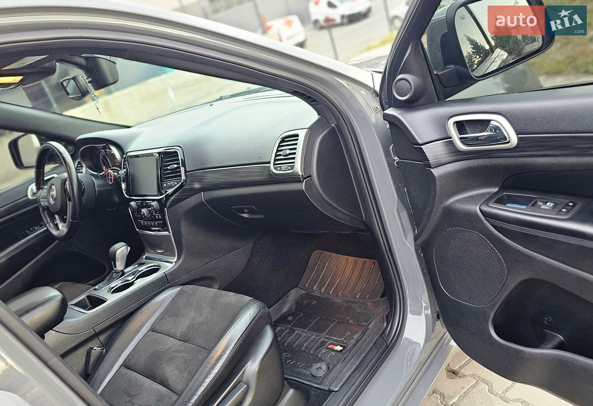 Jeep Grand Cherokee 2020 VIN 1C4RJFAG2LC299528 фото оголошення 18 з 21