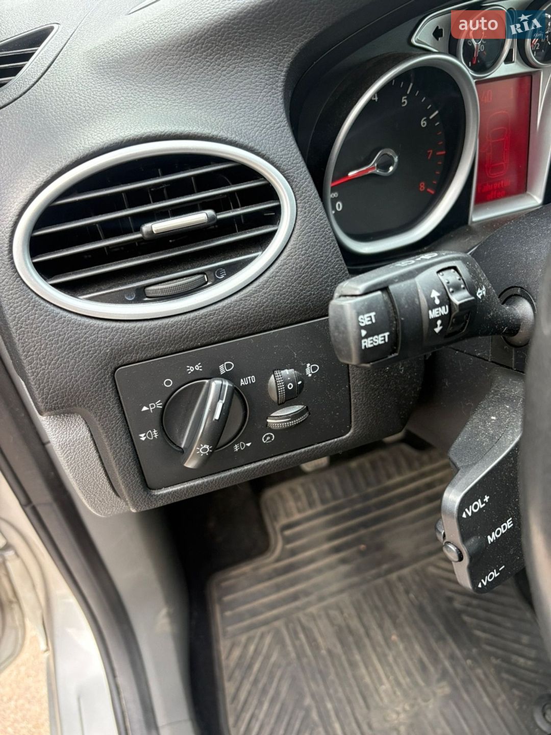 Ford Focus 2008 VIN WF0SXXGCDS8D39340 фото оголошення 8 з 11
