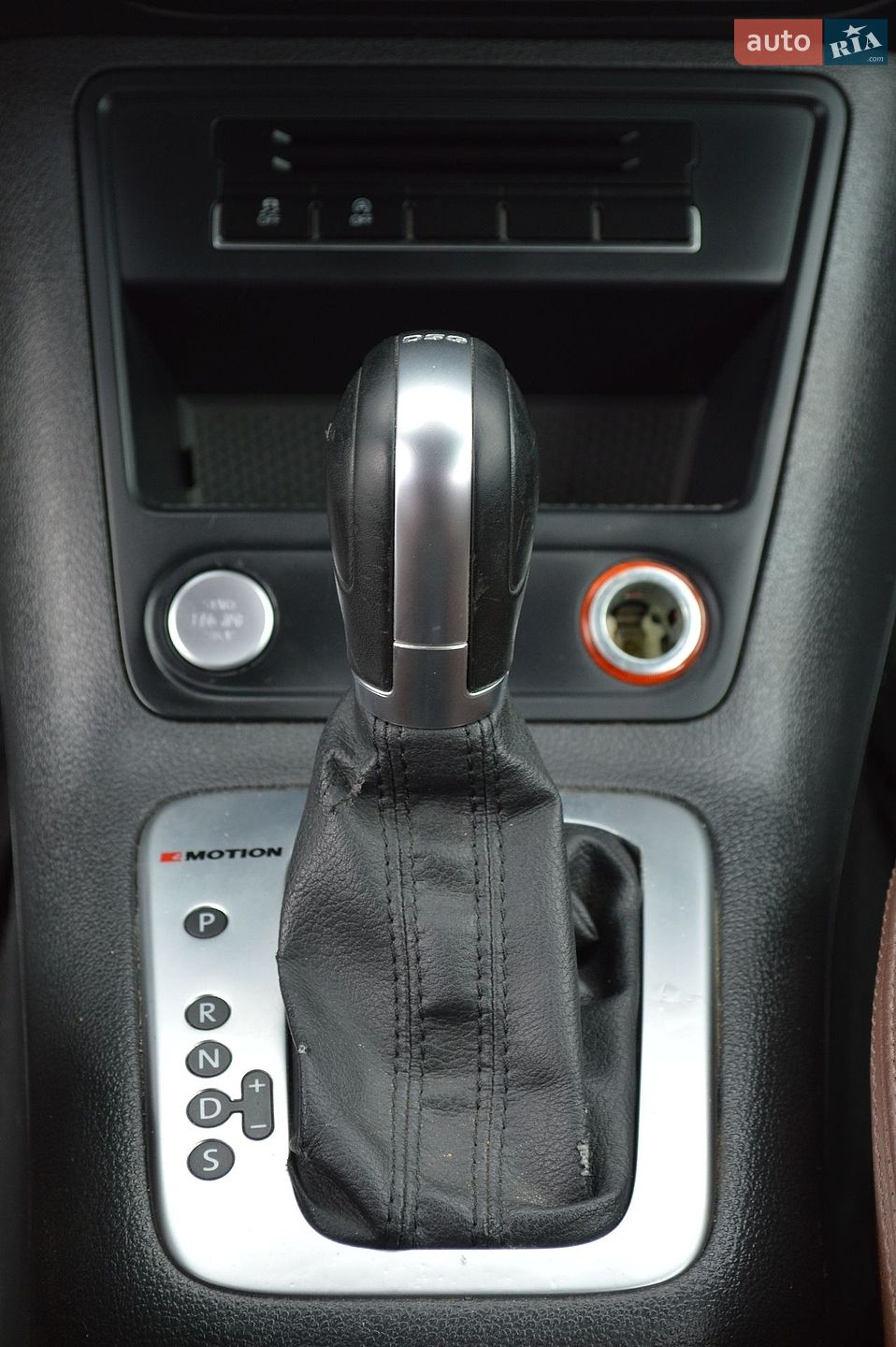 Volkswagen Tiguan 2016 VIN WVGZZZ5NZGW088144 фото оголошення 16 з 26