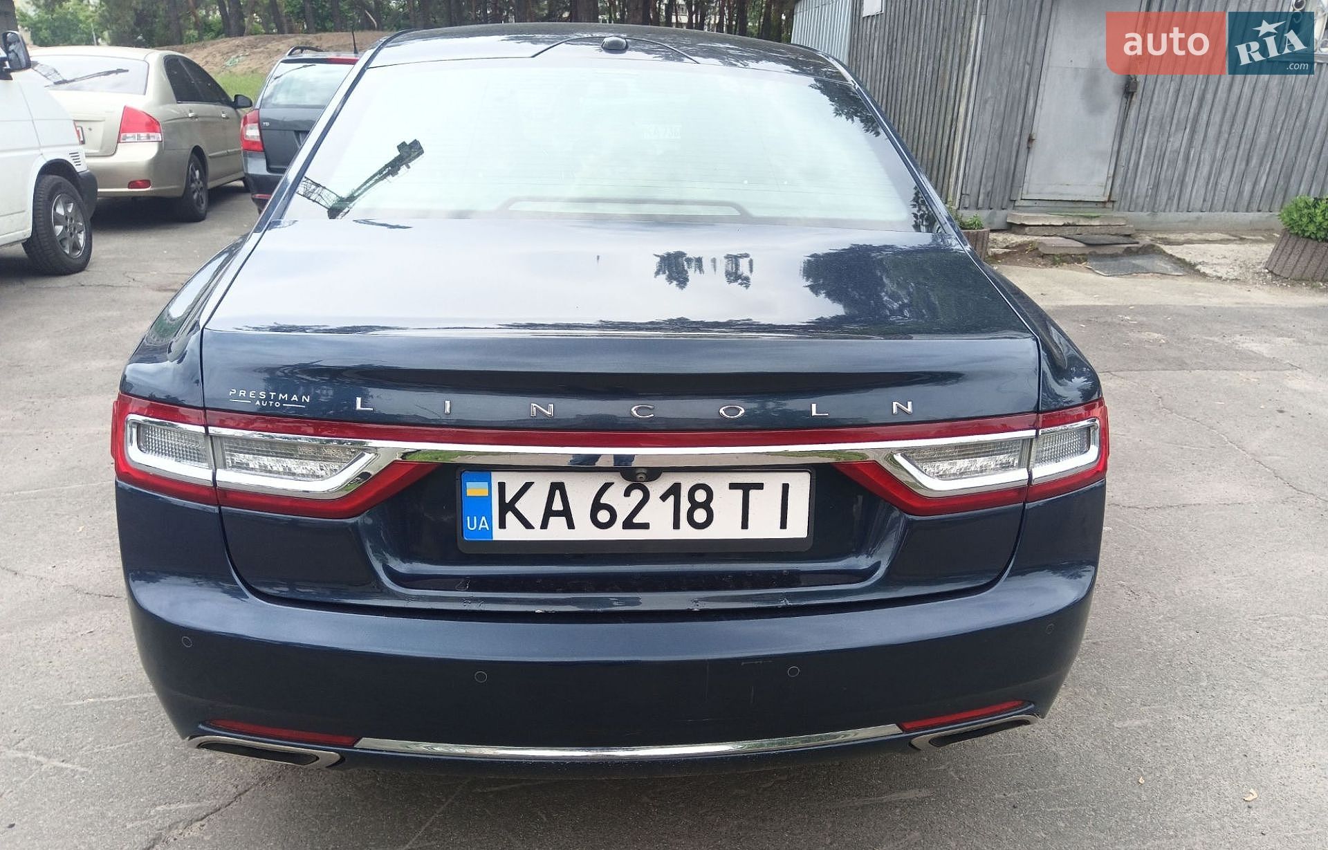 Lincoln Continental 2017 VIN 1LN6L9NC1H5629480 фото оголошення 2 з 12