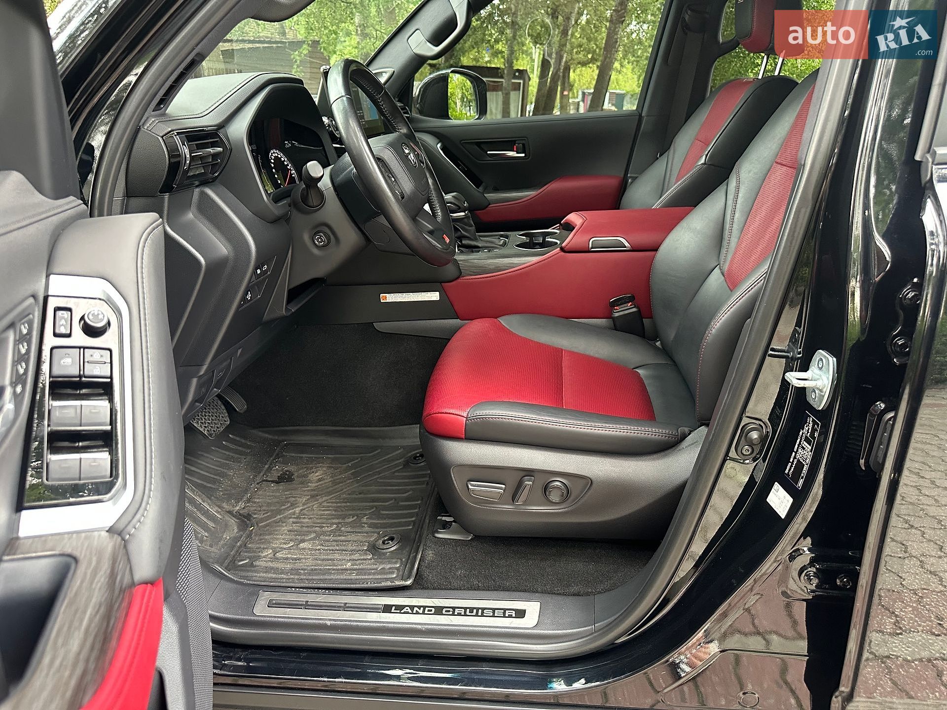 Toyota Land Cruiser 2022 VIN JTMAAABJ204014603 фото оголошення 6 з 9