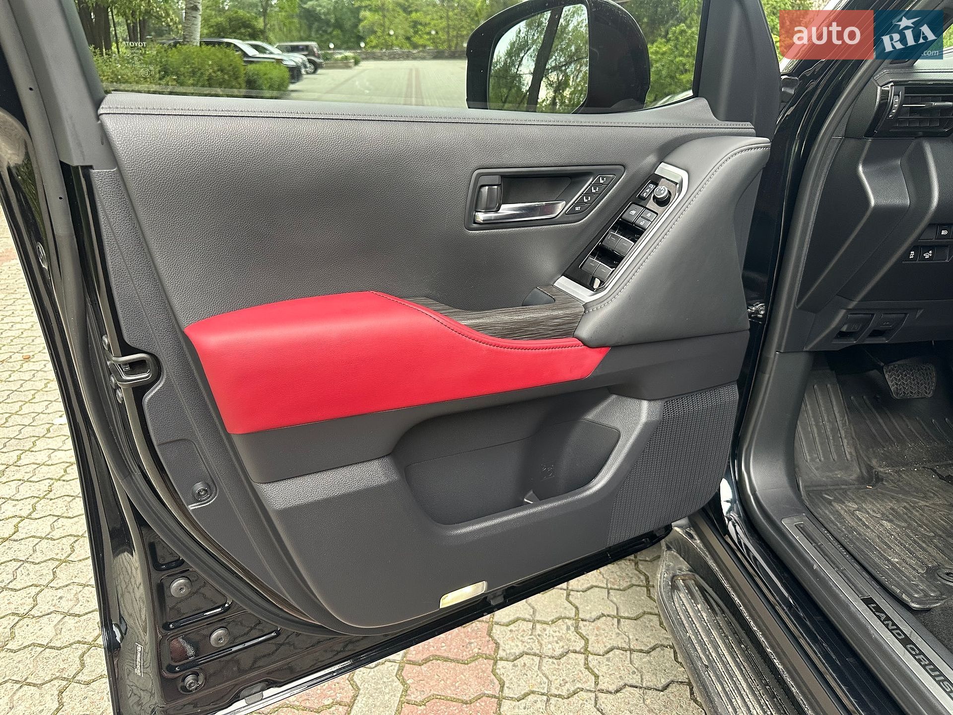 Toyota Land Cruiser 2022 VIN JTMAAABJ204014603 фото оголошення 8 з 9