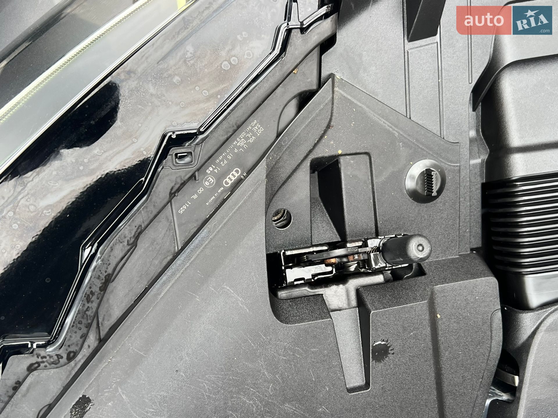 Audi Q7 2017 VIN WA1VAAF70JD025398 фото оголошення 22 з 63