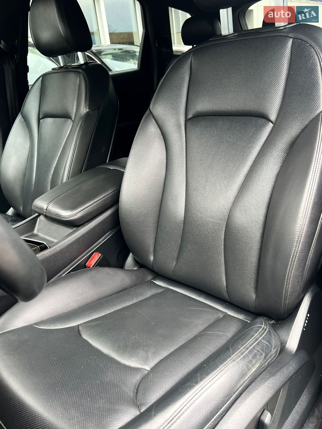 Audi Q7 2017 VIN WA1VAAF70JD025398 фото оголошення 25 з 63
