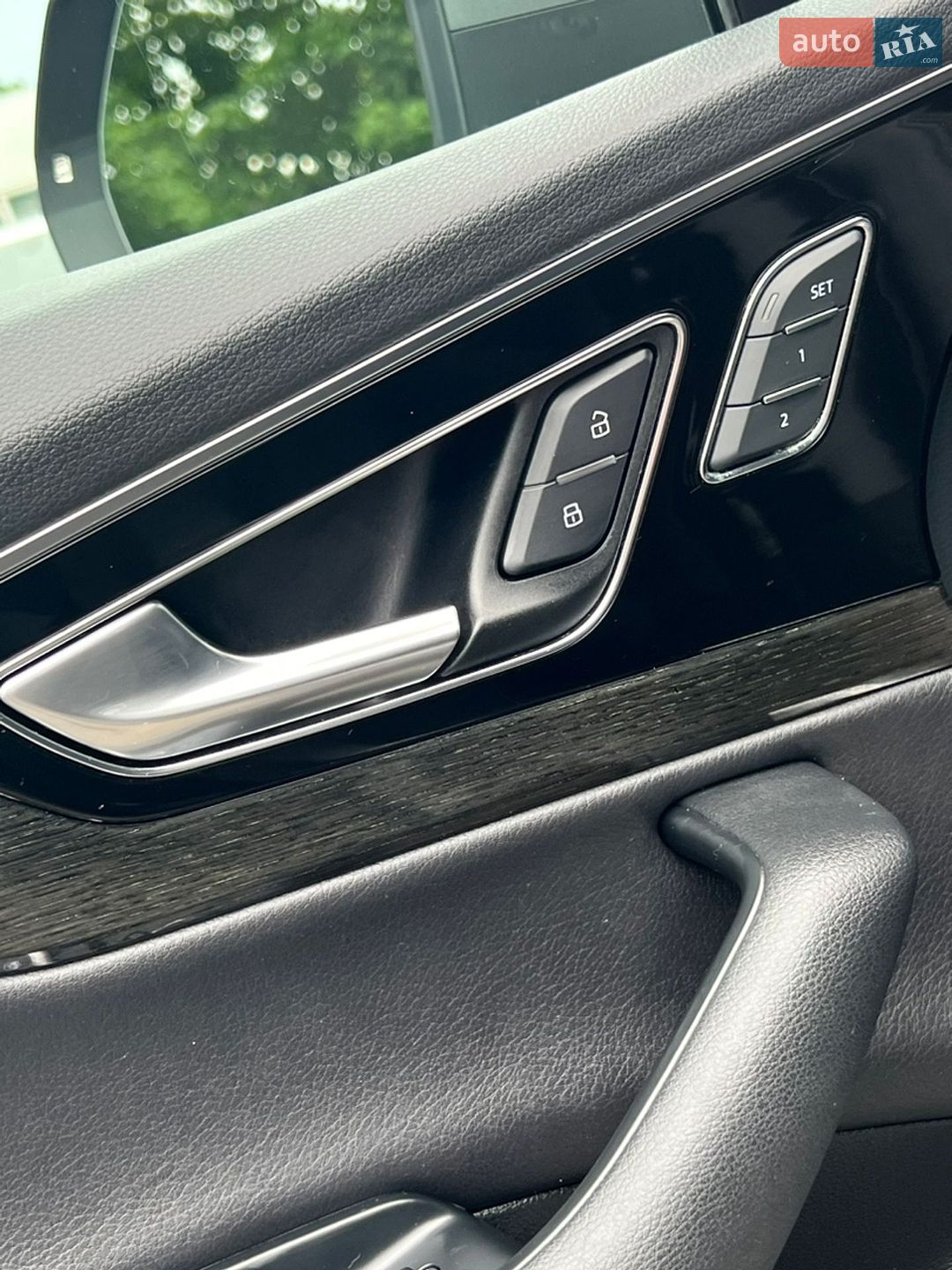 Audi Q7 2017 VIN WA1VAAF70JD025398 фото оголошення 28 з 63