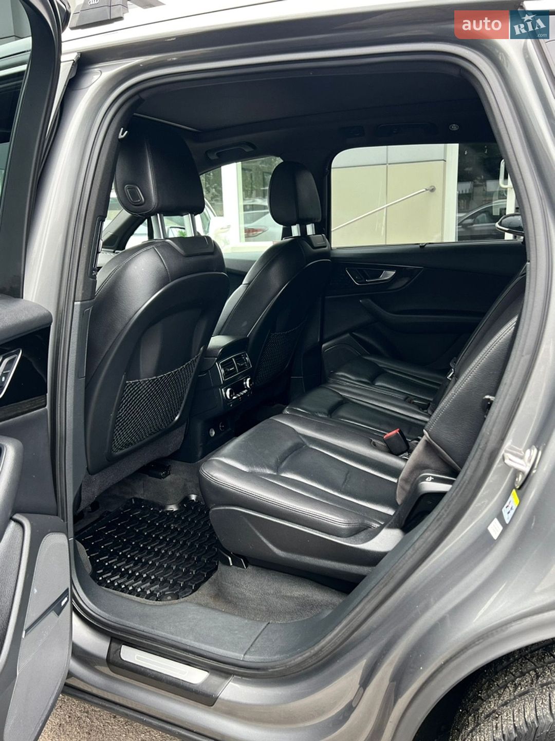 Audi Q7 2017 VIN WA1VAAF70JD025398 фото оголошення 29 з 63