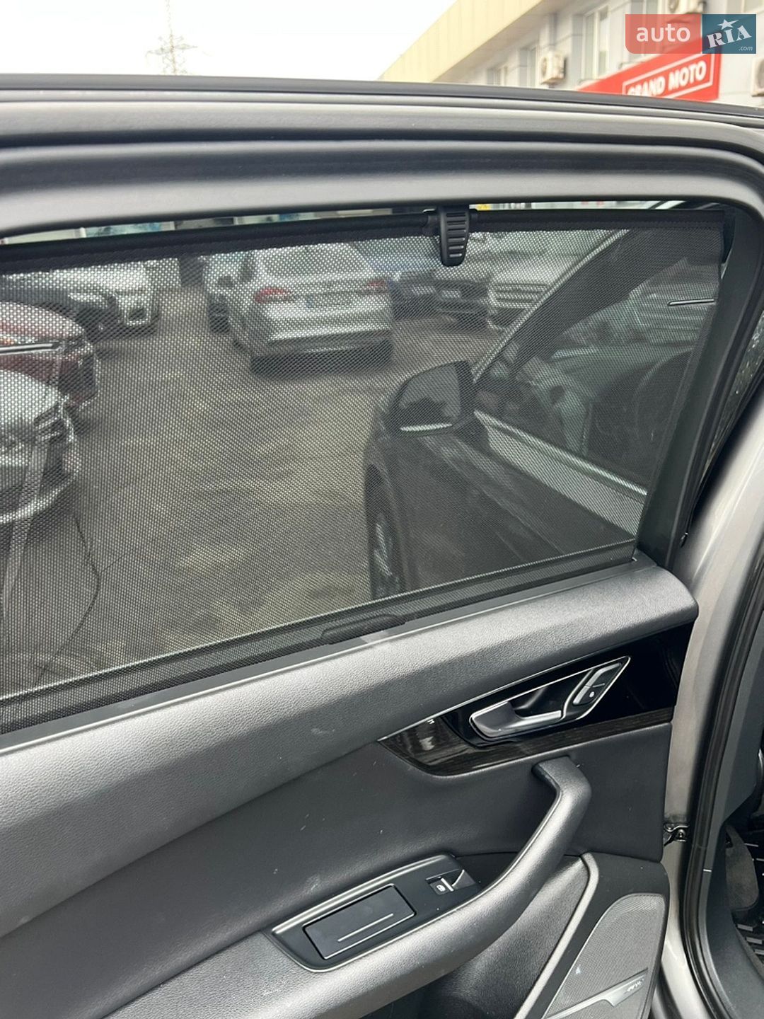 Audi Q7 2017 VIN WA1VAAF70JD025398 фото оголошення 32 з 63