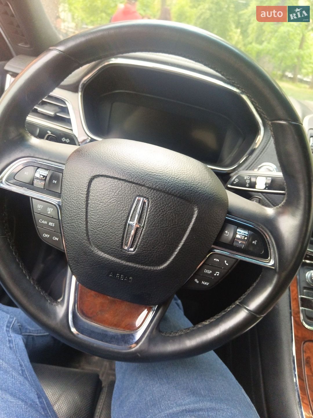 Lincoln Continental 2017 VIN 1LN6L9NC1H5629480 фото оголошення 4 з 12