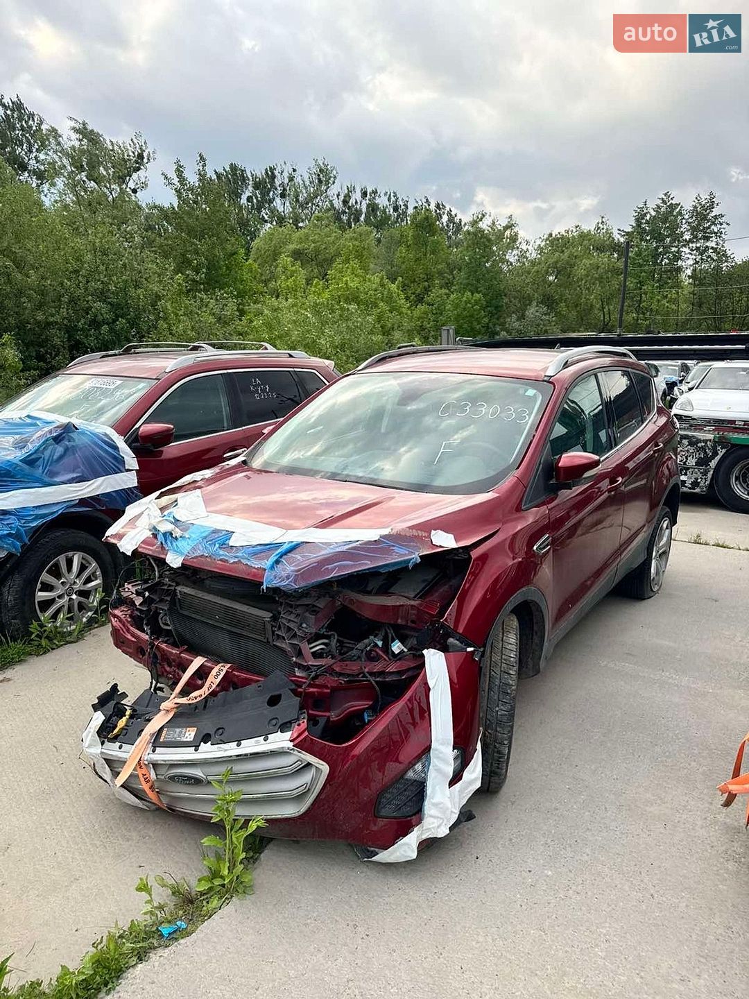 Ford Escape 2019 VIN 1FMCU0J98KUC33033 фото оголошення 4 з 17