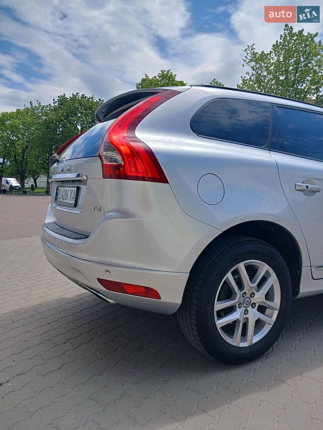 Volvo XC60 2016 VIN YV440MDJ1H2083950 фото оголошення 6 з 21