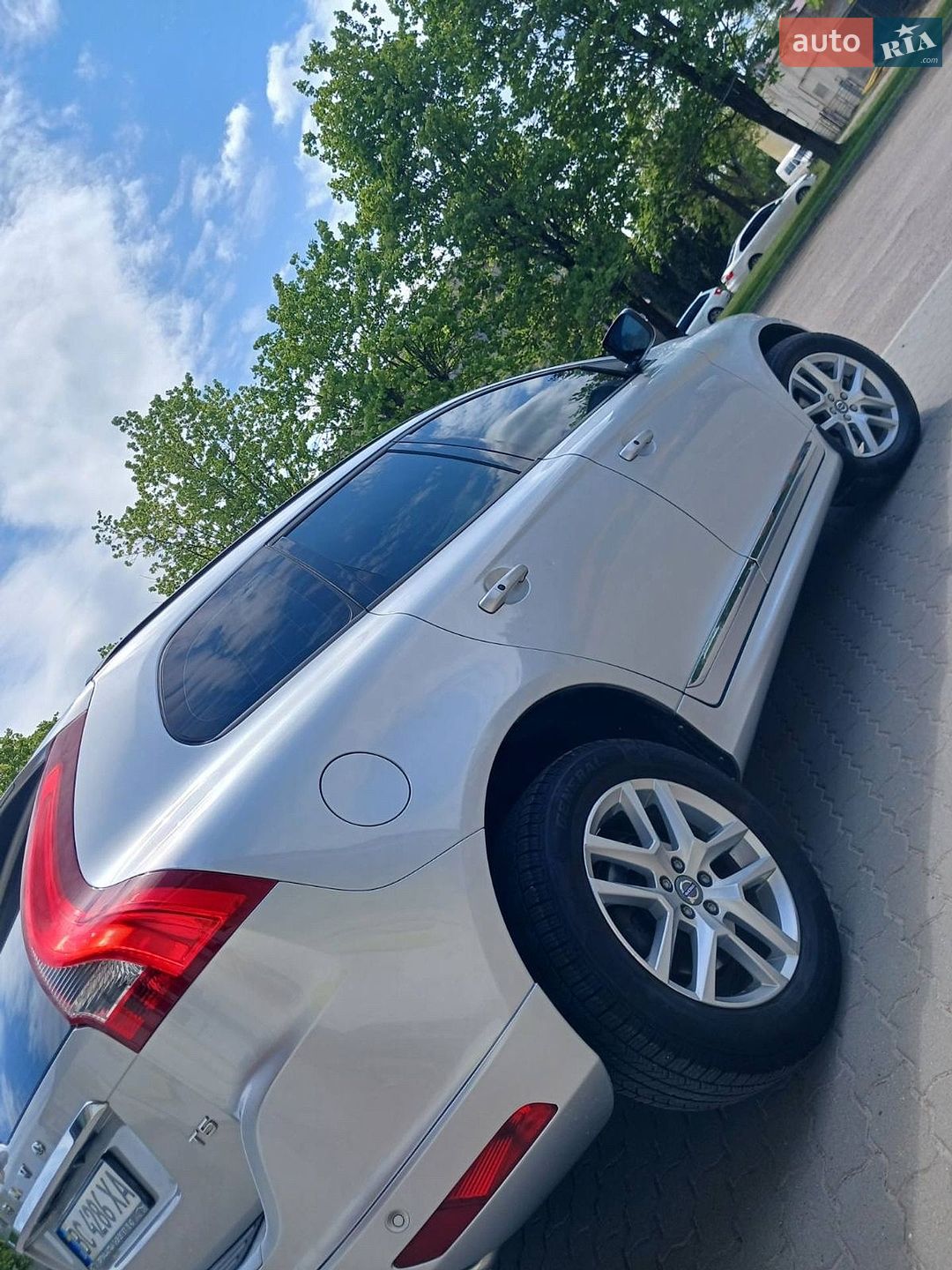 Volvo XC60 2016 VIN YV440MDJ1H2083950 фото оголошення 8 з 21