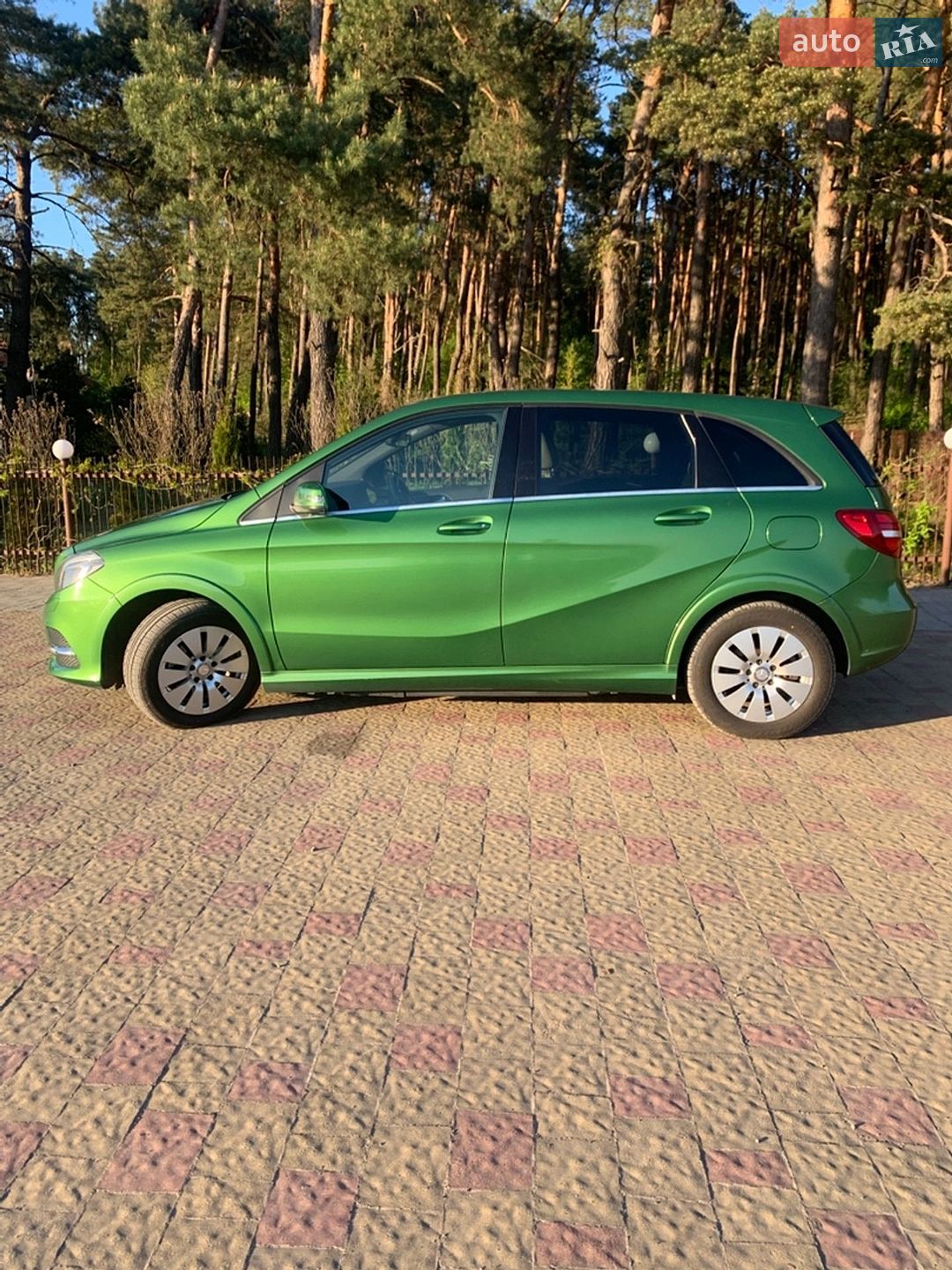 Mercedes-Benz B-Class 2016 VIN WDD2428901J012109 фото оголошення 5 з 32