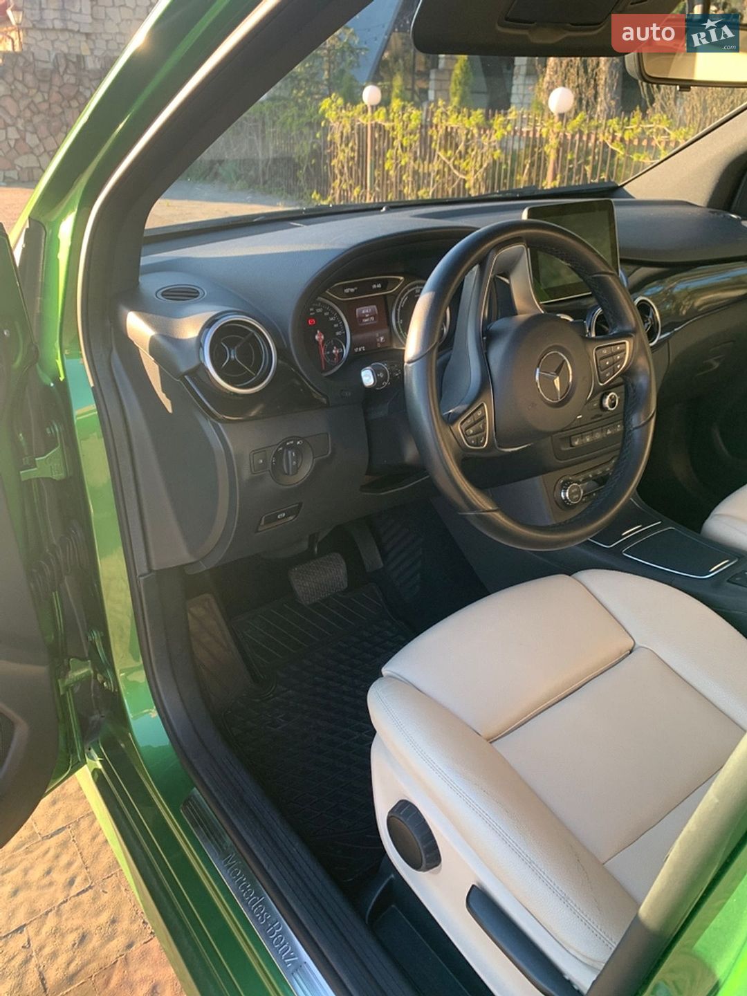 Mercedes-Benz B-Class 2016 VIN WDD2428901J012109 фото оголошення 27 з 32