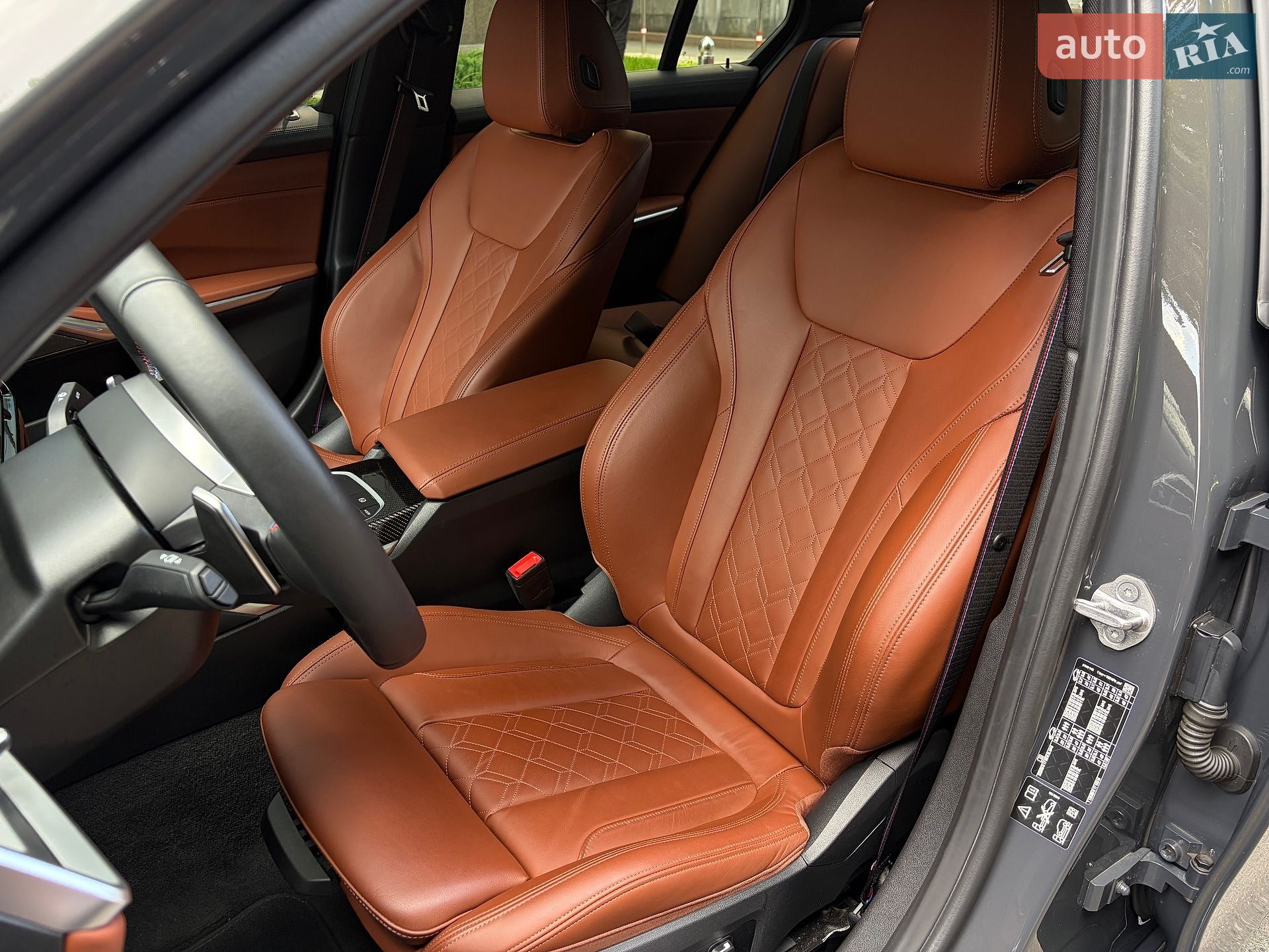BMW 3 Series 2025 VIN WBA41FF010FU64479 фото оголошення 4 з 58