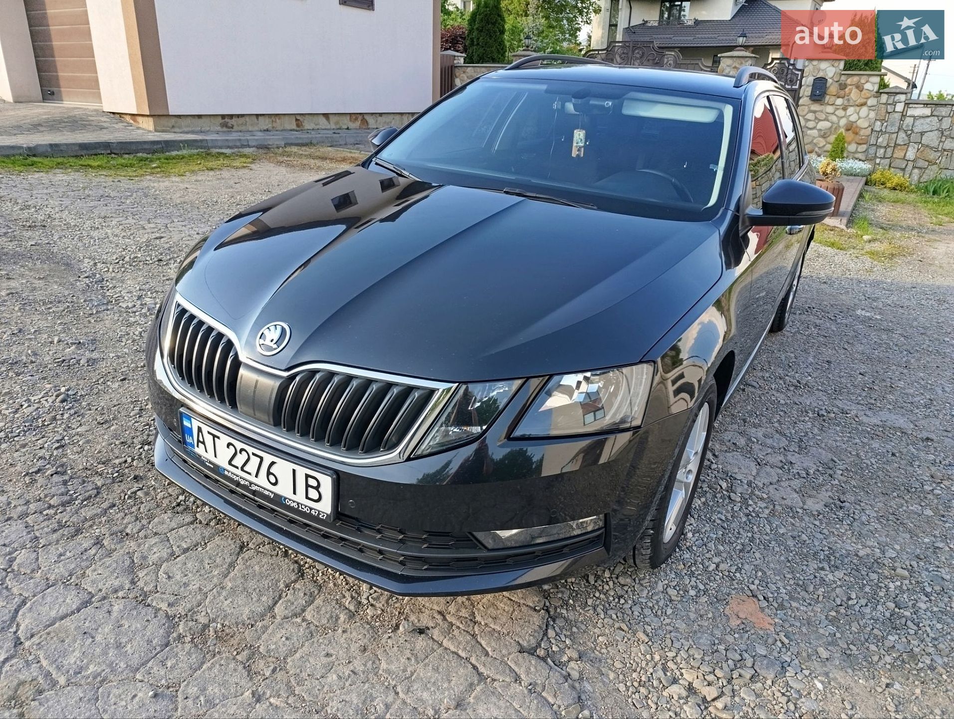 Skoda Octavia 2017 VIN TMBJG7NE4J0189931 фото оголошення 4 з 59