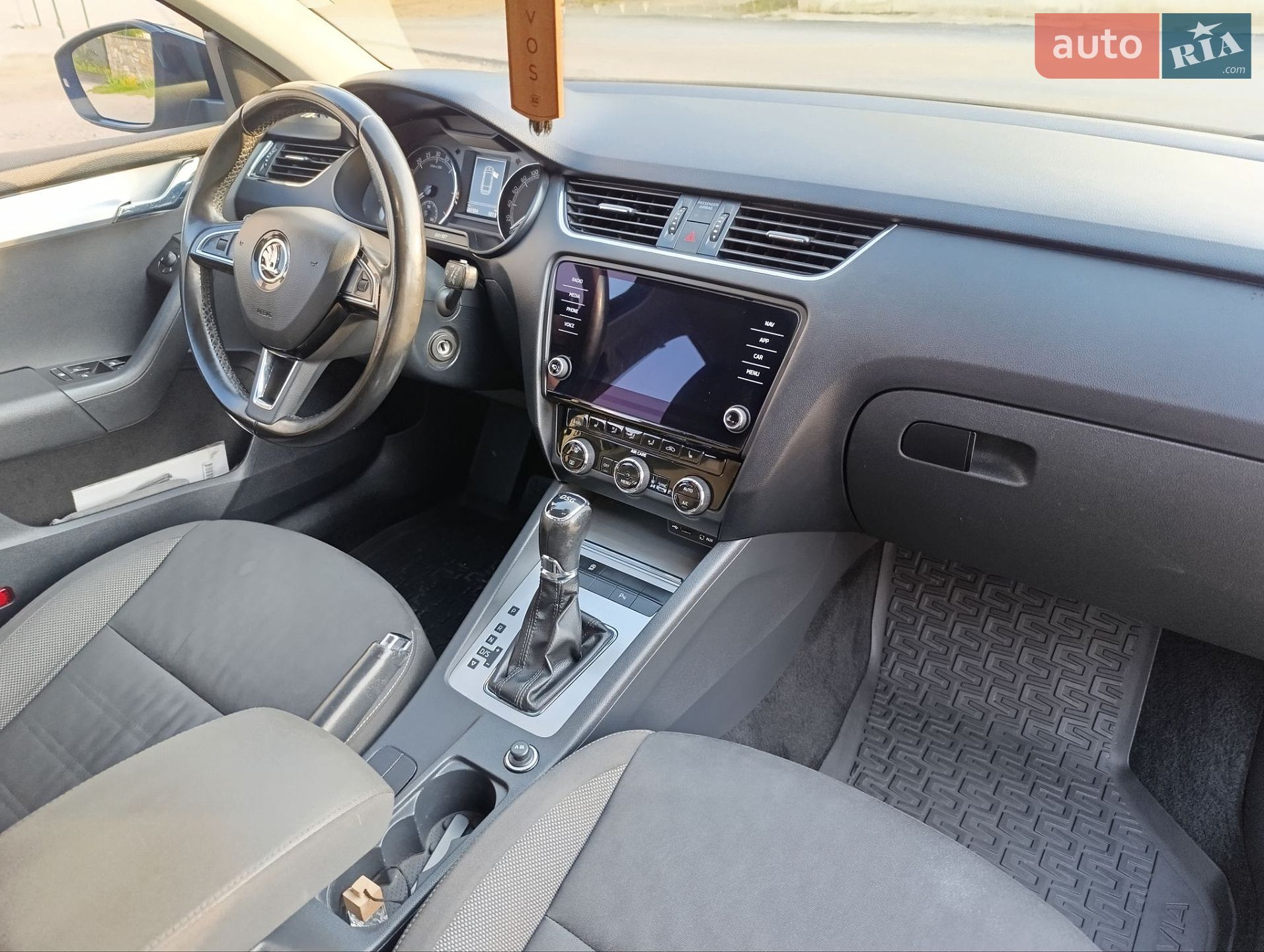 Skoda Octavia 2017 VIN TMBJG7NE4J0189931 фото оголошення 18 з 59