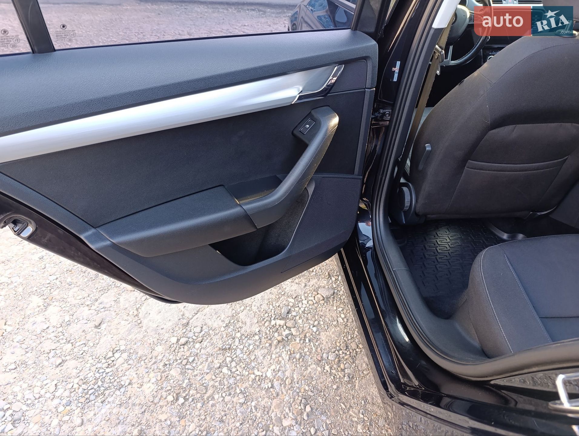 Skoda Octavia 2017 VIN TMBJG7NE4J0189931 фото оголошення 25 з 59