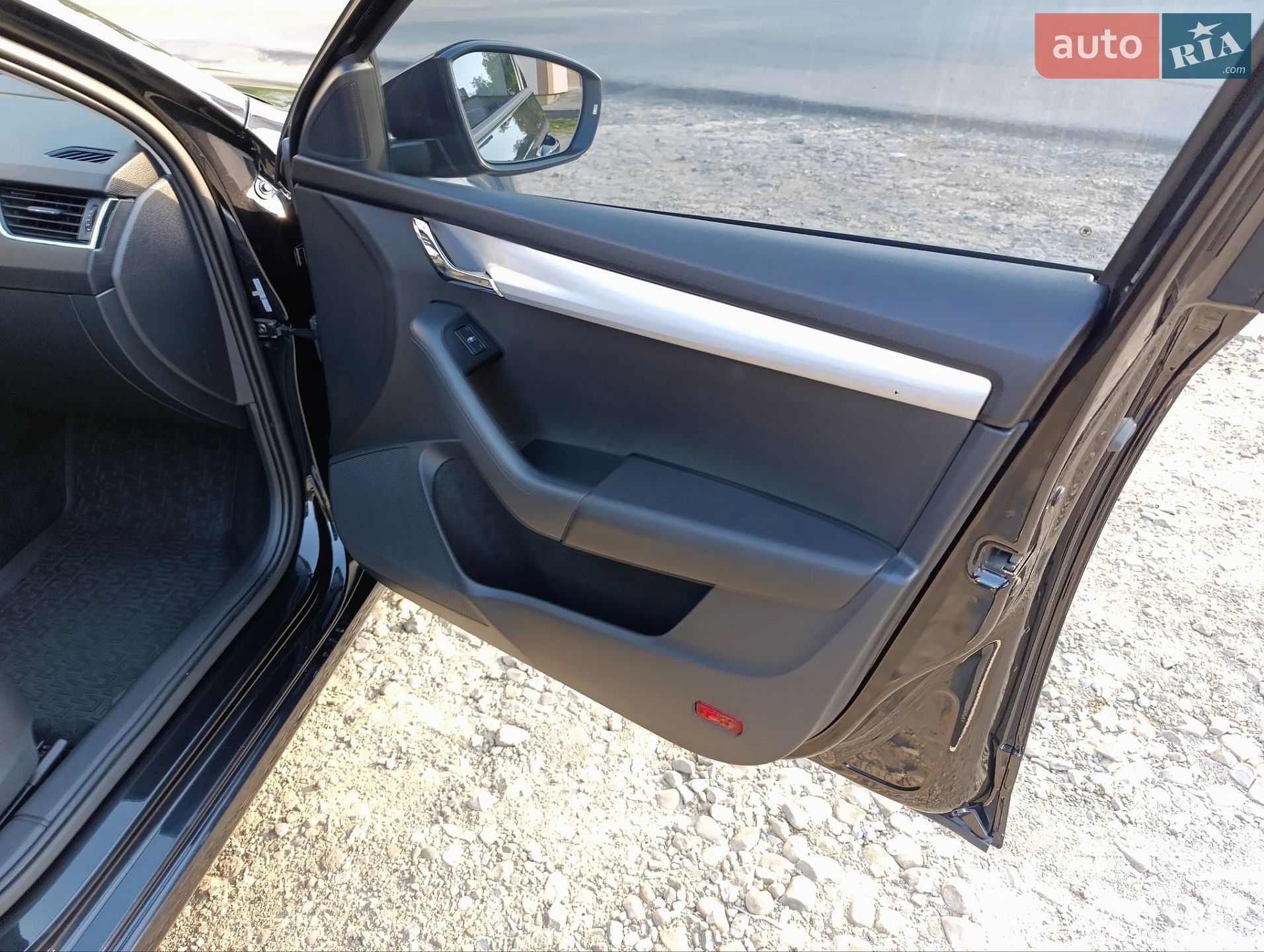 Skoda Octavia 2017 VIN TMBJG7NE4J0189931 фото оголошення 28 з 59