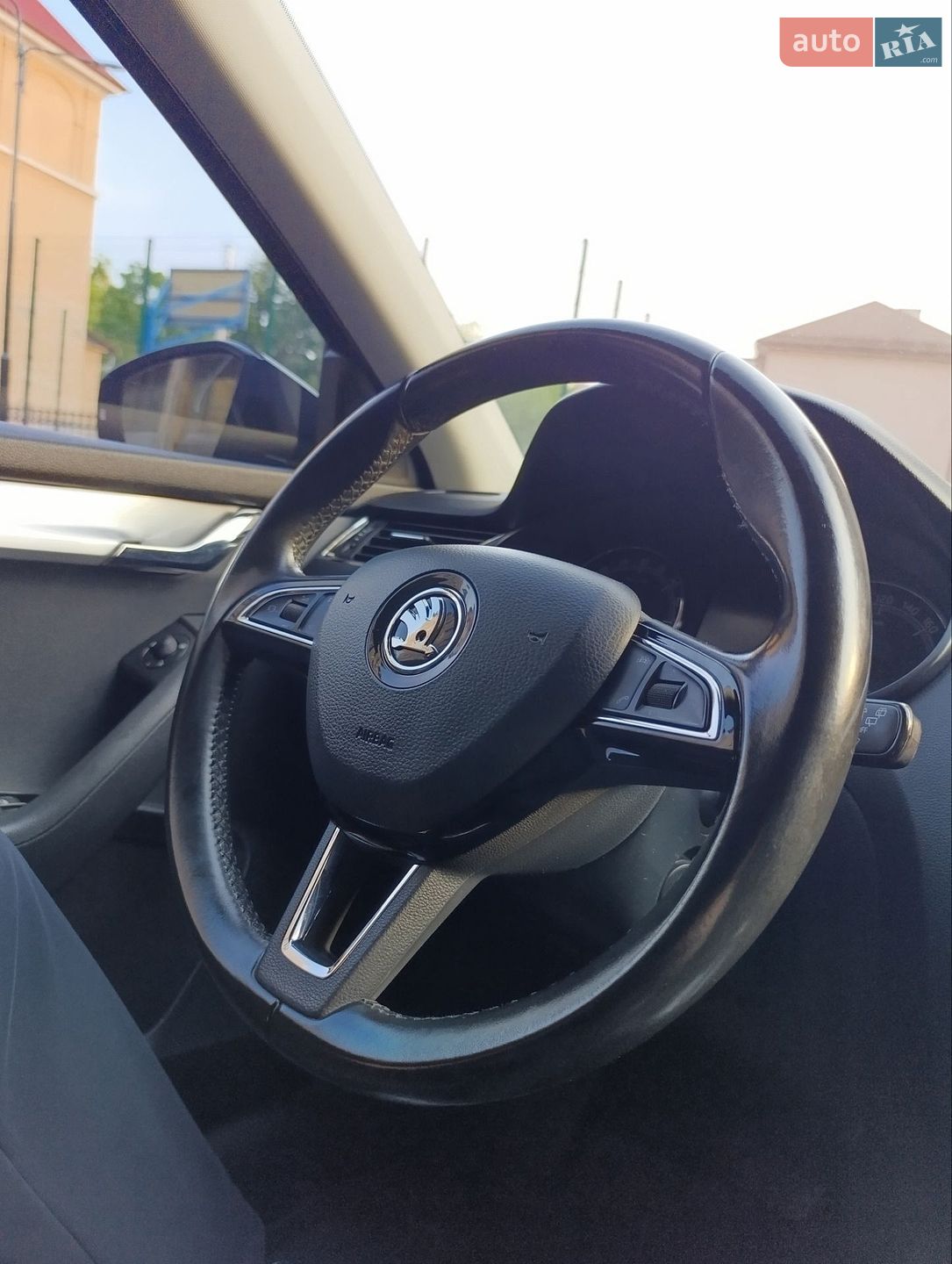 Skoda Octavia 2017 VIN TMBJG7NE4J0189931 фото оголошення 32 з 59