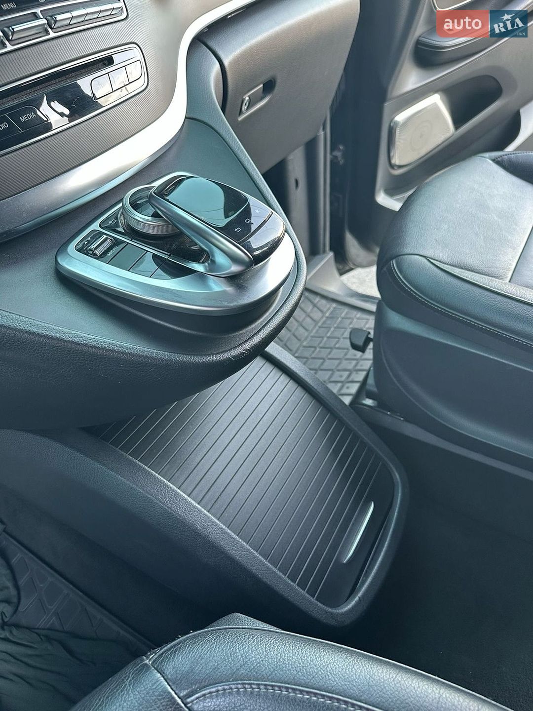 Mercedes-Benz V-Class 2015 VIN WDF44781513062729 фото оголошення 4 з 11