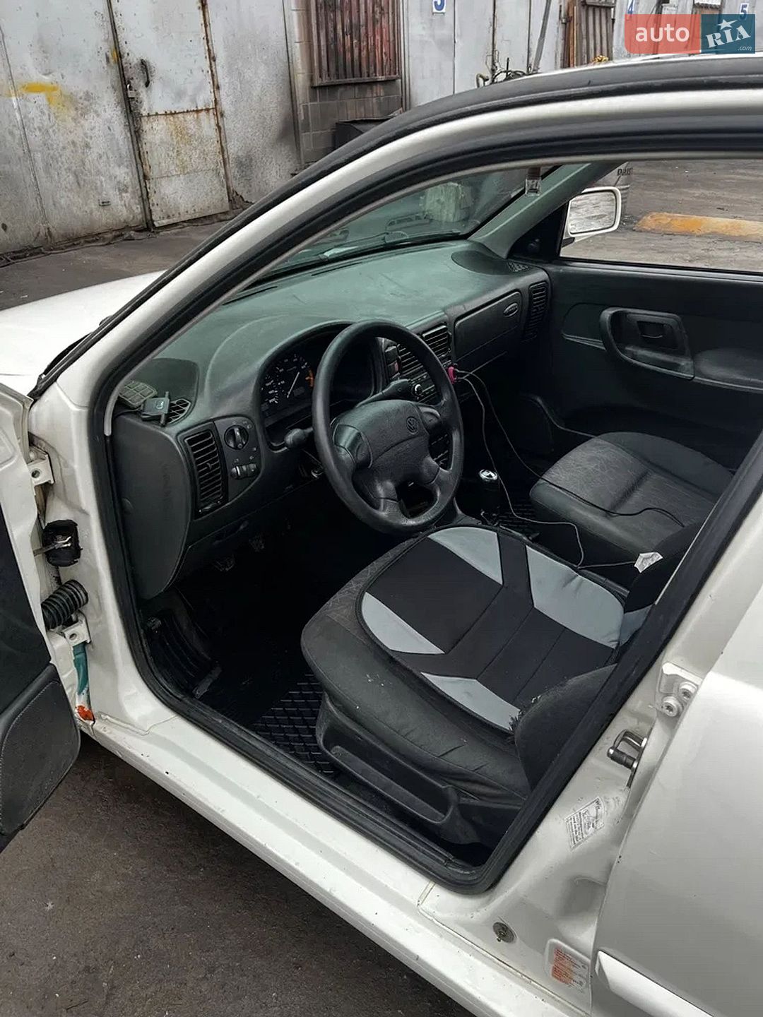 Volkswagen Polo 1999 VIN WVWZZZ6KZXR584711 фото оголошення 9 з 9