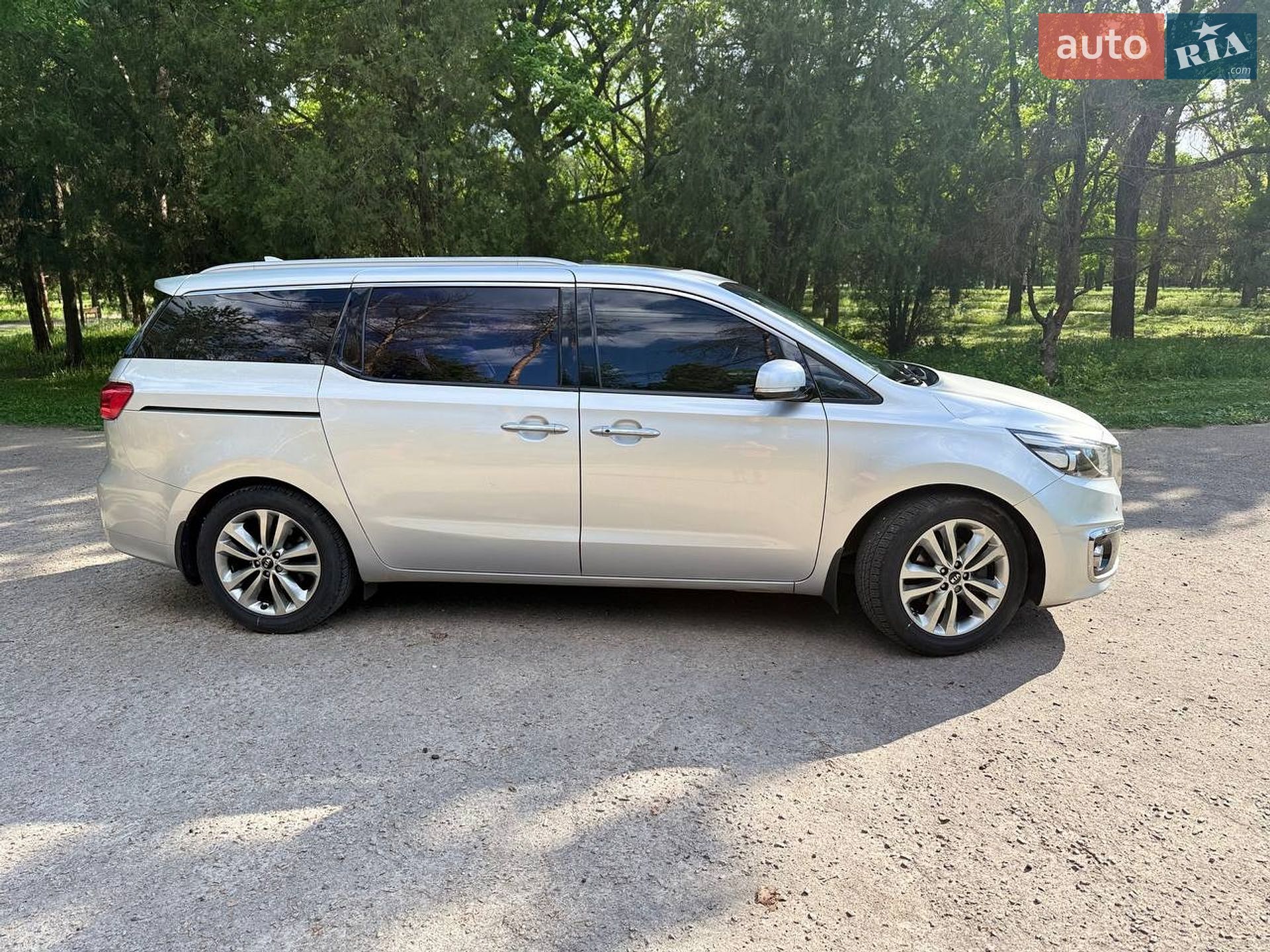 Kia Carnival 2015 VIN KNAMC81ABFS062117 фото оголошення 4 з 20