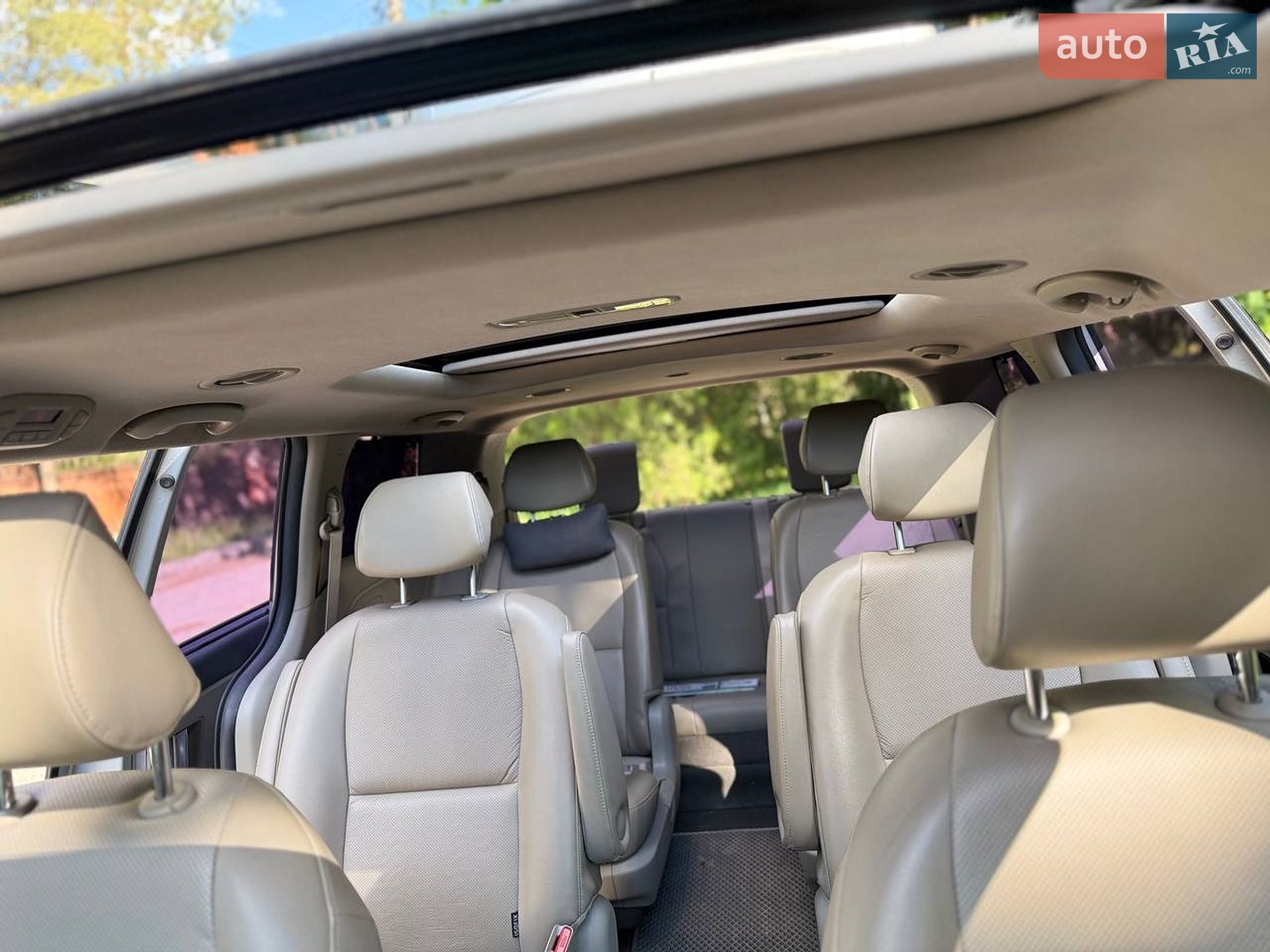 Kia Carnival 2015 VIN KNAMC81ABFS062117 фото оголошення 10 з 20
