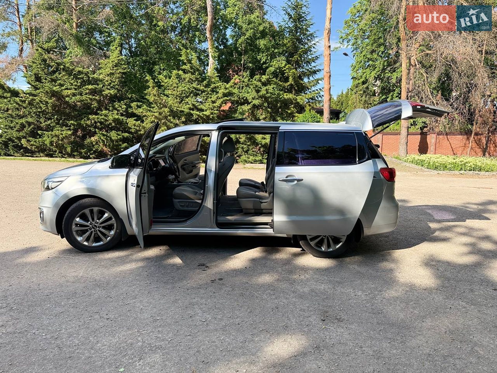 Kia Carnival 2015 VIN KNAMC81ABFS062117 фото оголошення 12 з 20